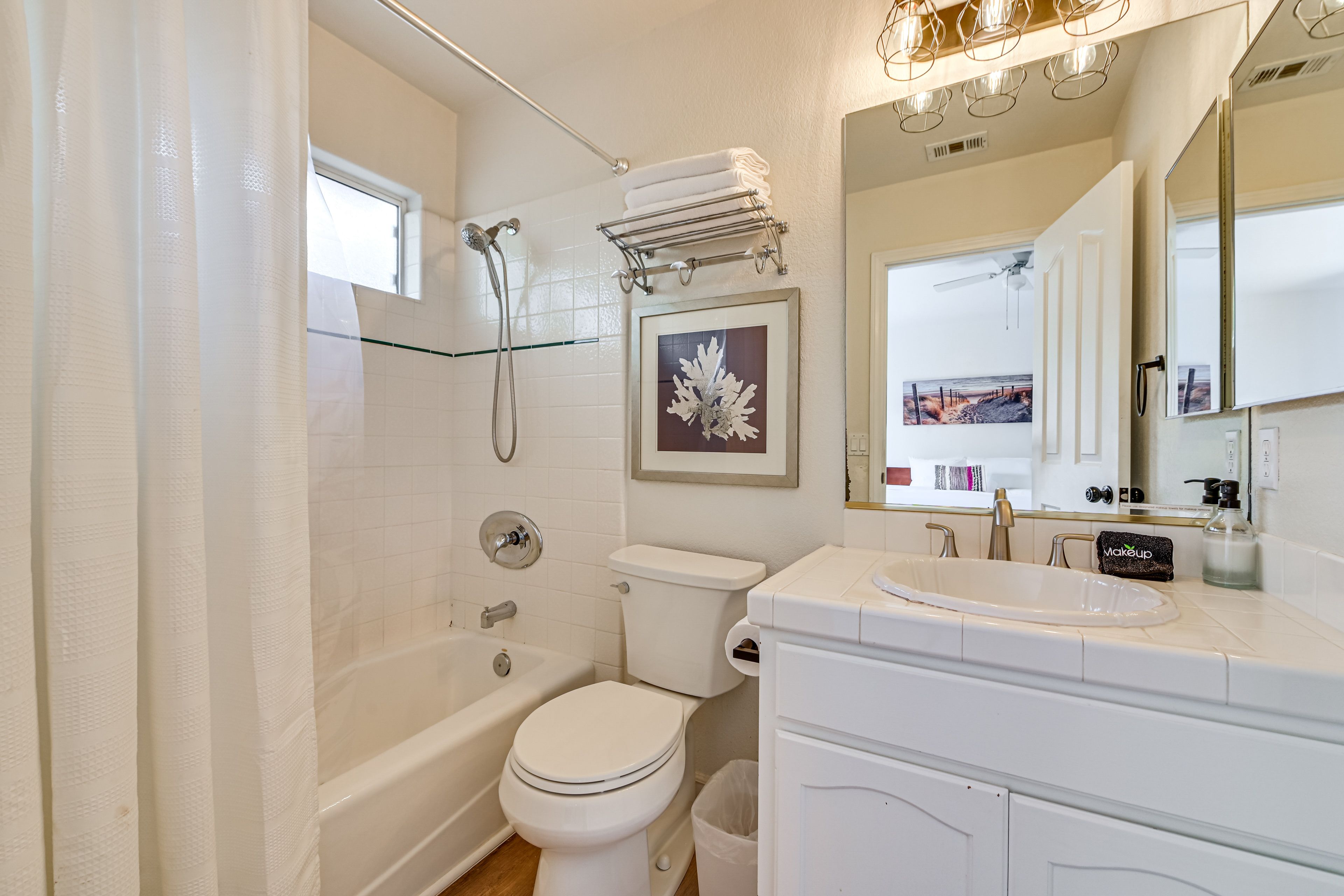 En-Suite Bathroom | 1st Floor