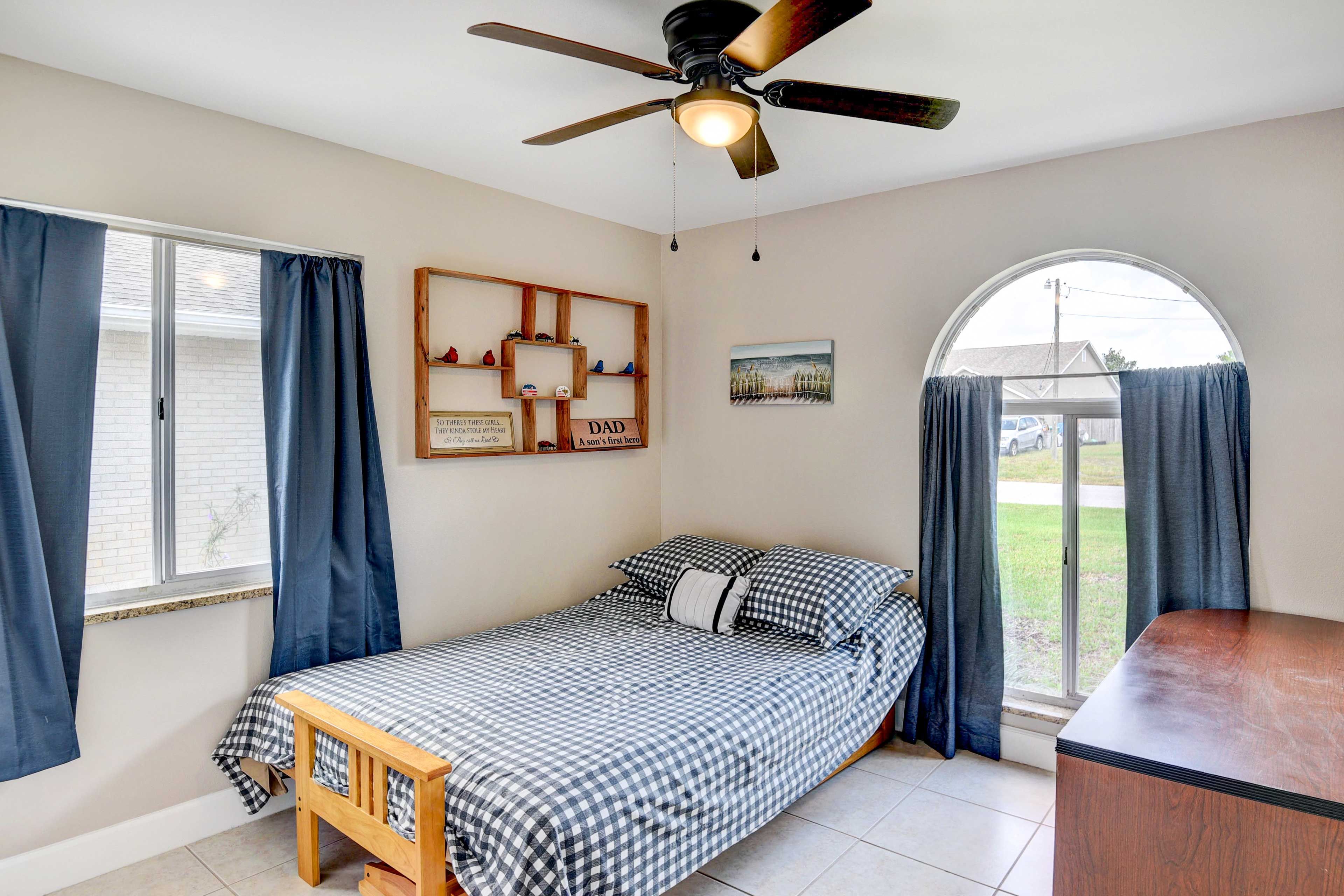 Bedroom 2 | Queen Futon