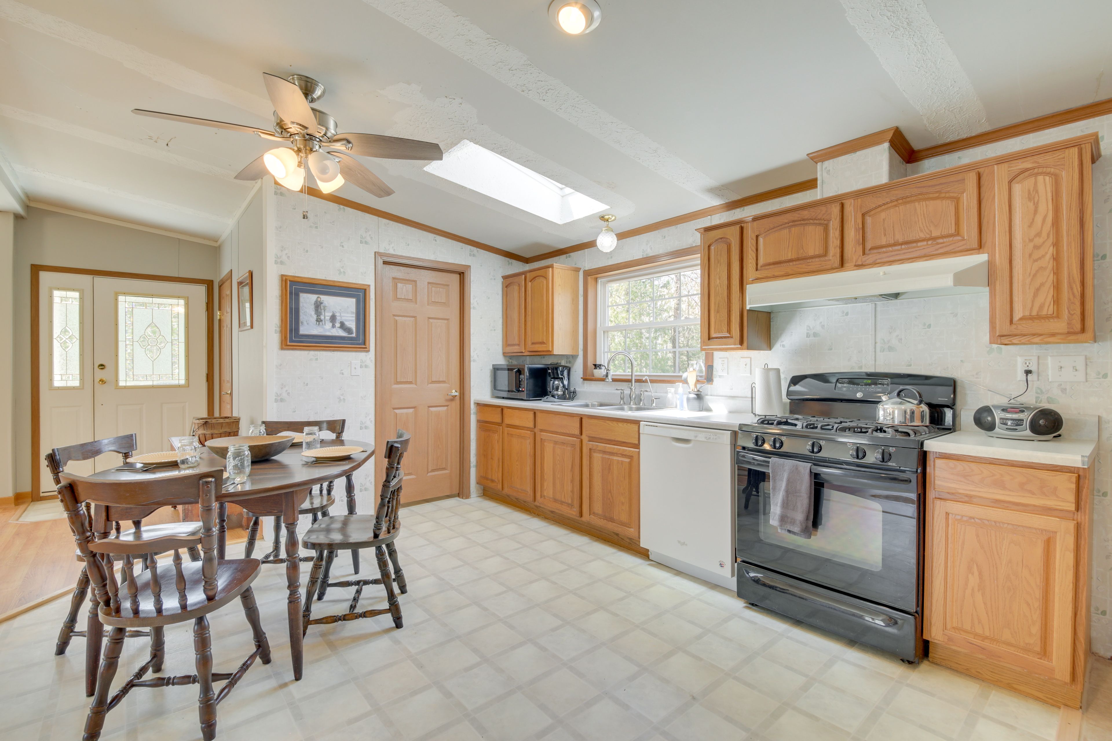Kitchen & Dining Area | Drip Coffee Maker | Toaster