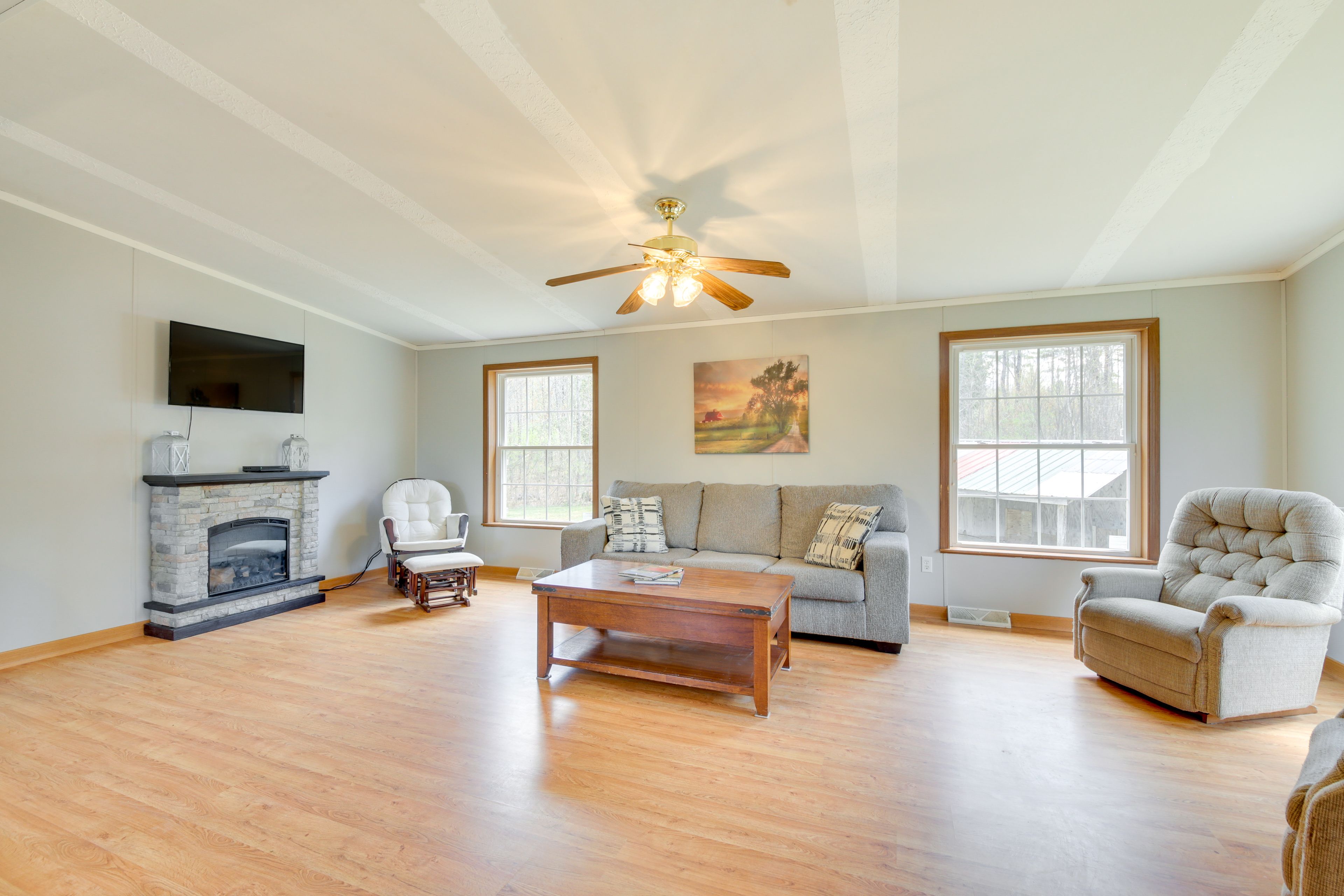 Living Room | Smart TV | Free WiFi | Electric Heating