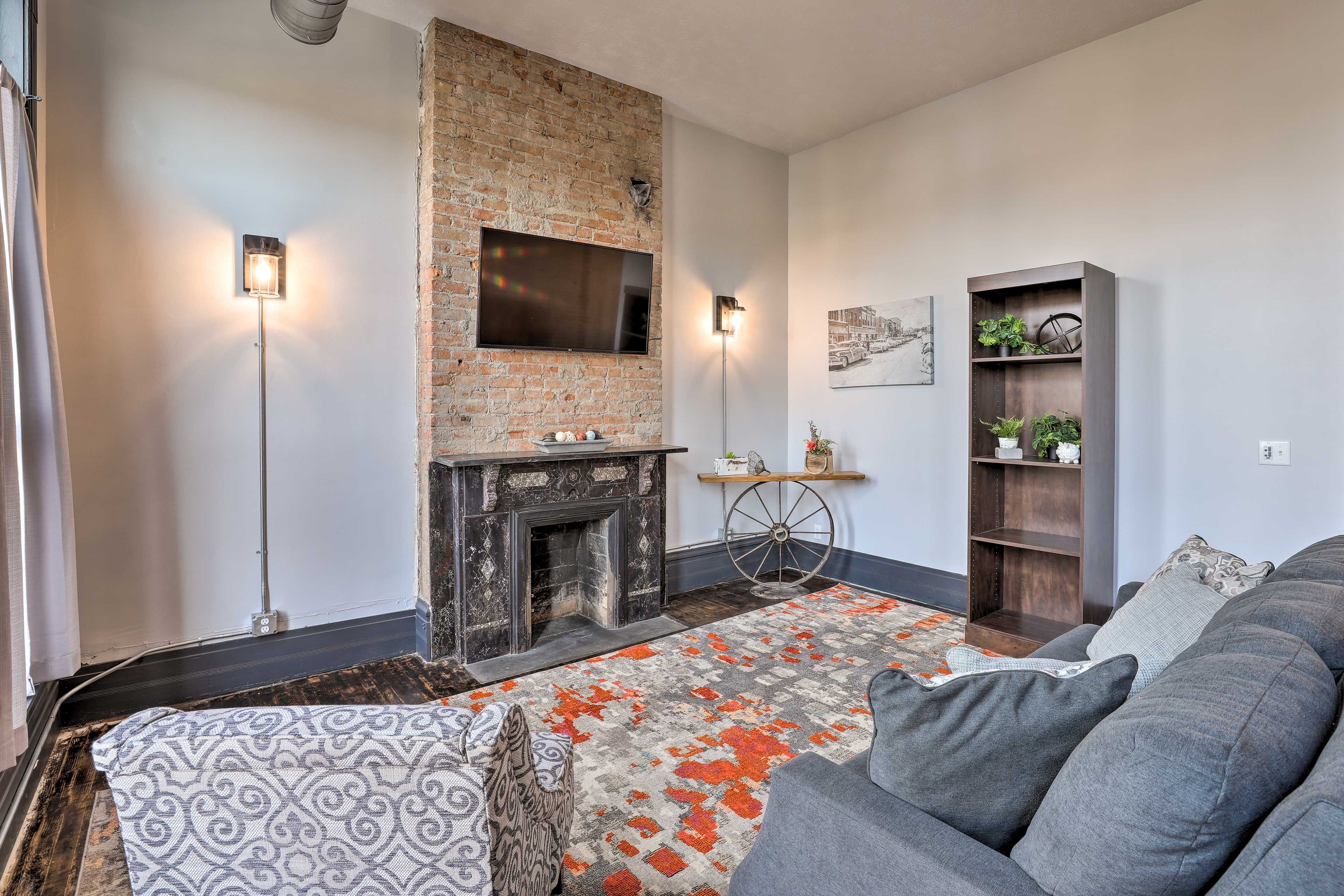 Living Area | Smart TV | Central A/C