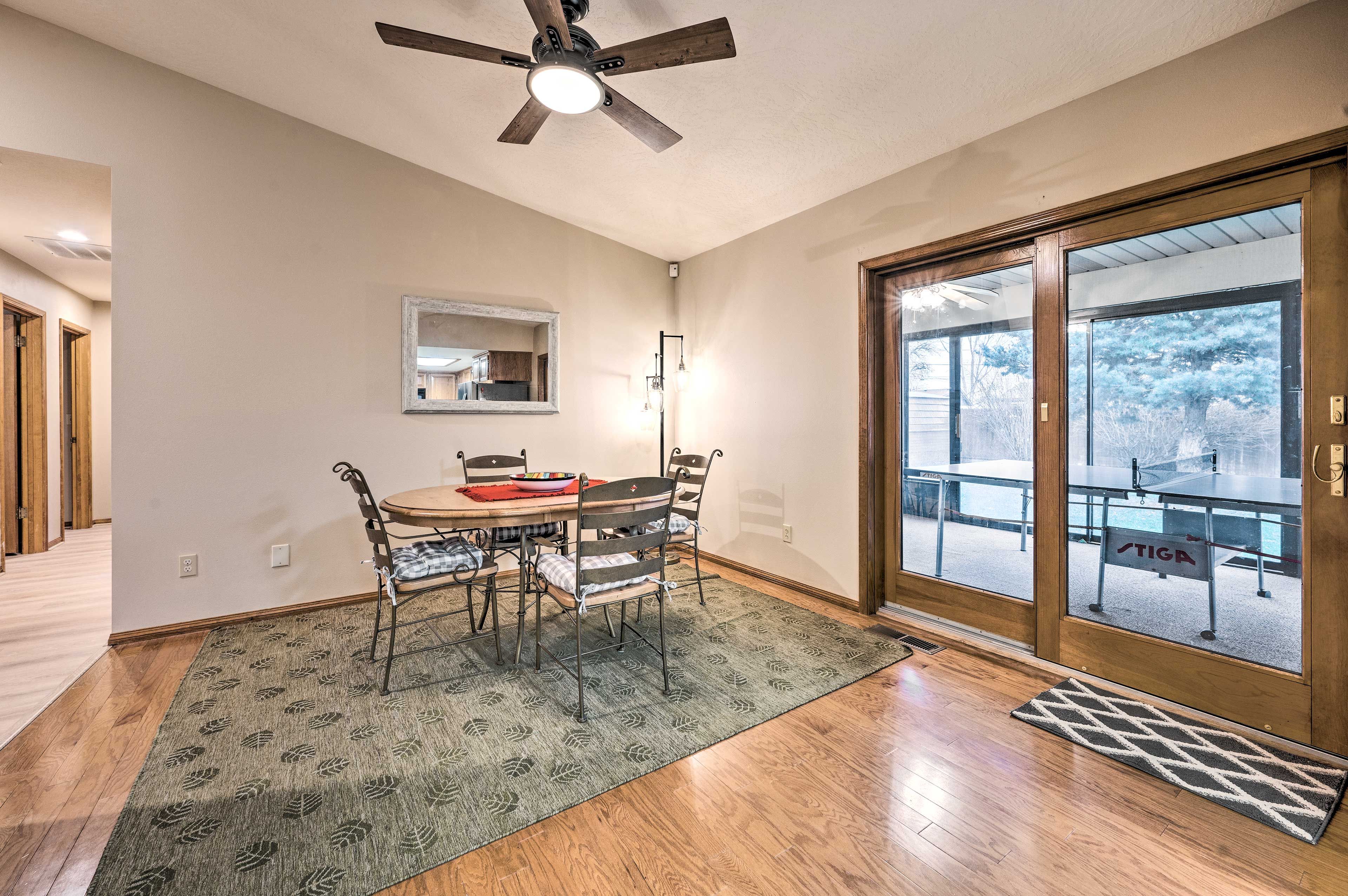 Dining Area | Central Air Conditioning