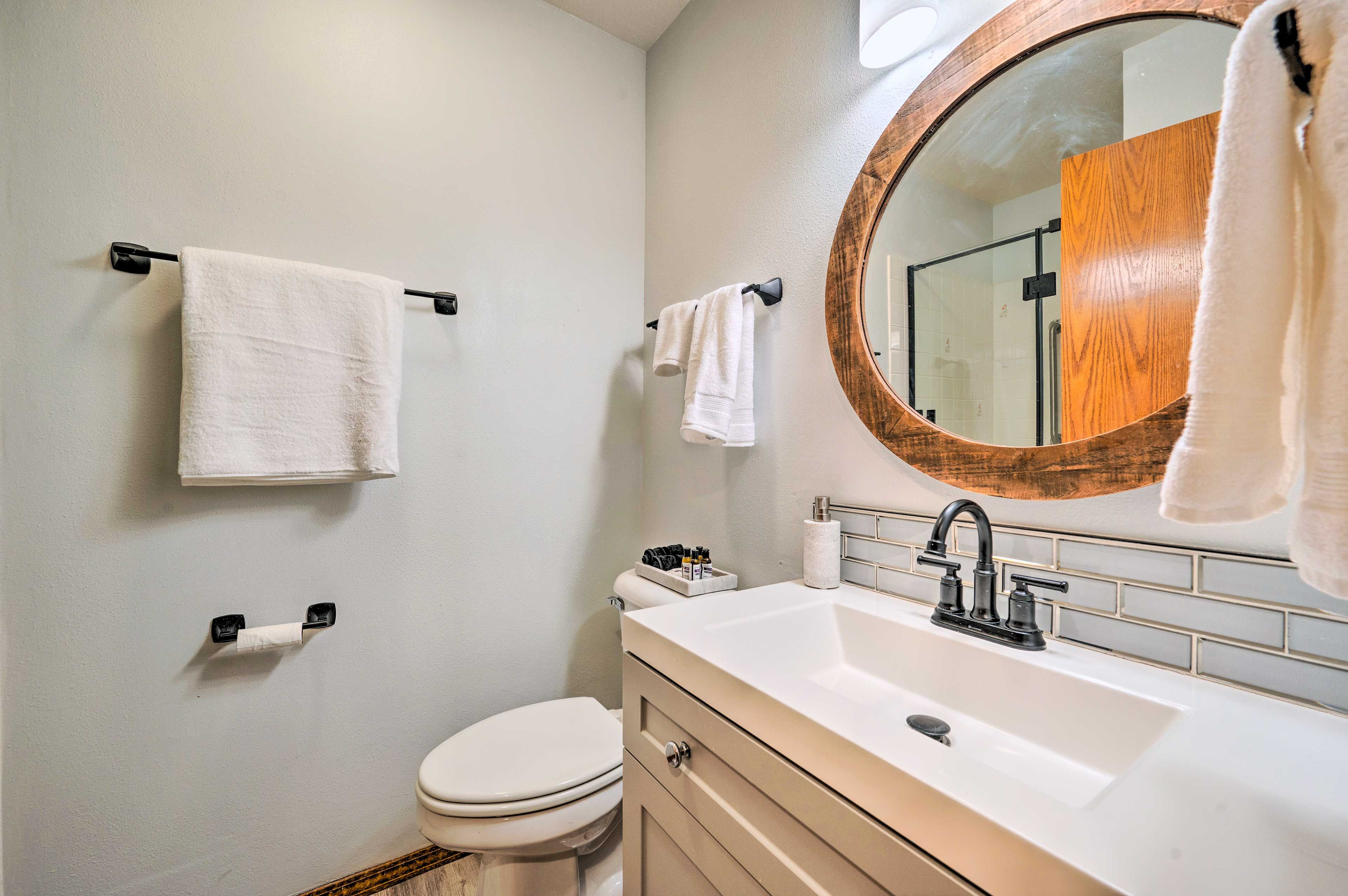 Full Bathroom | Hair Dryer