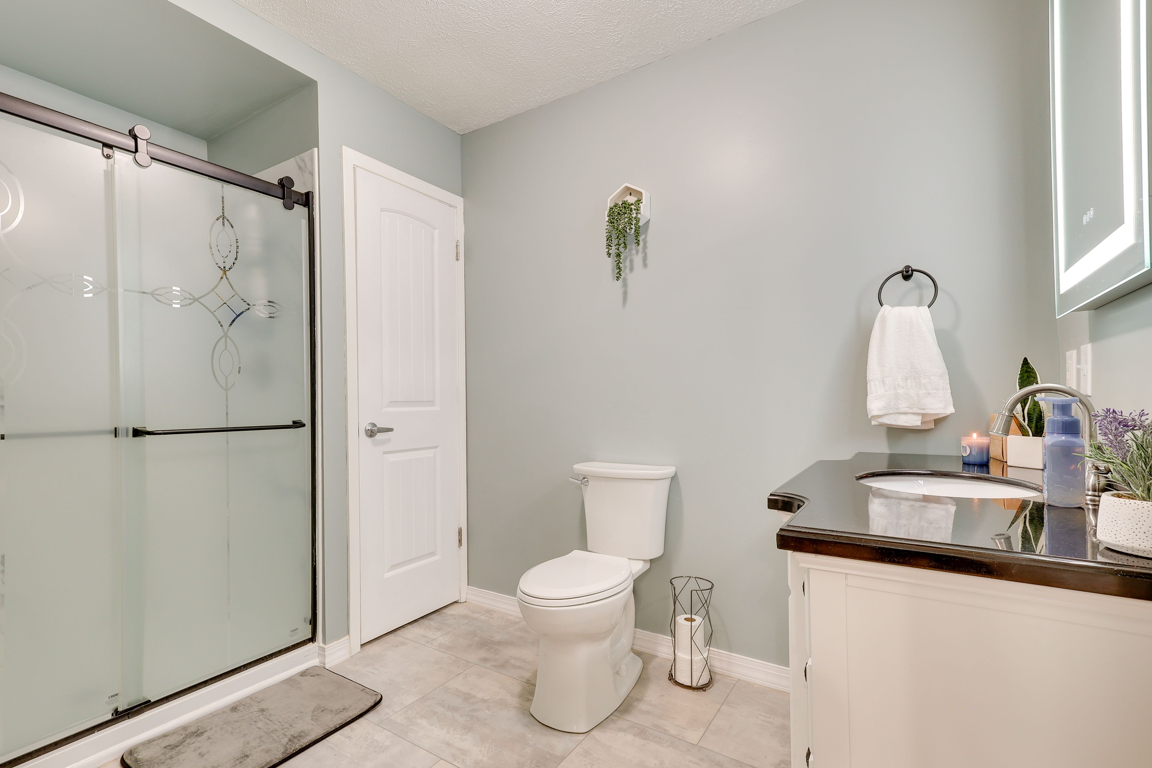 En-Suite Bathroom