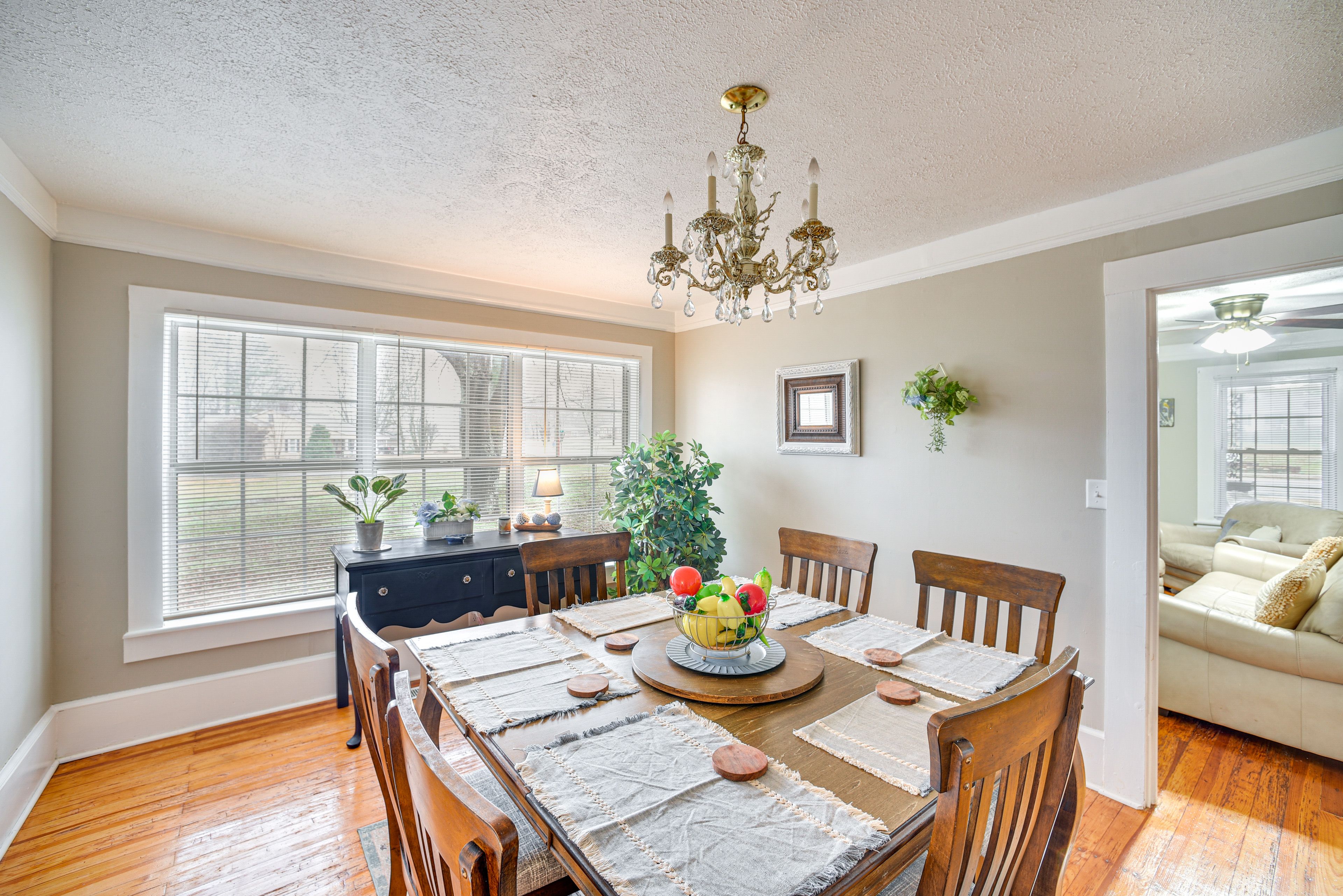 Dining Room | Dishware & Flatware Provided