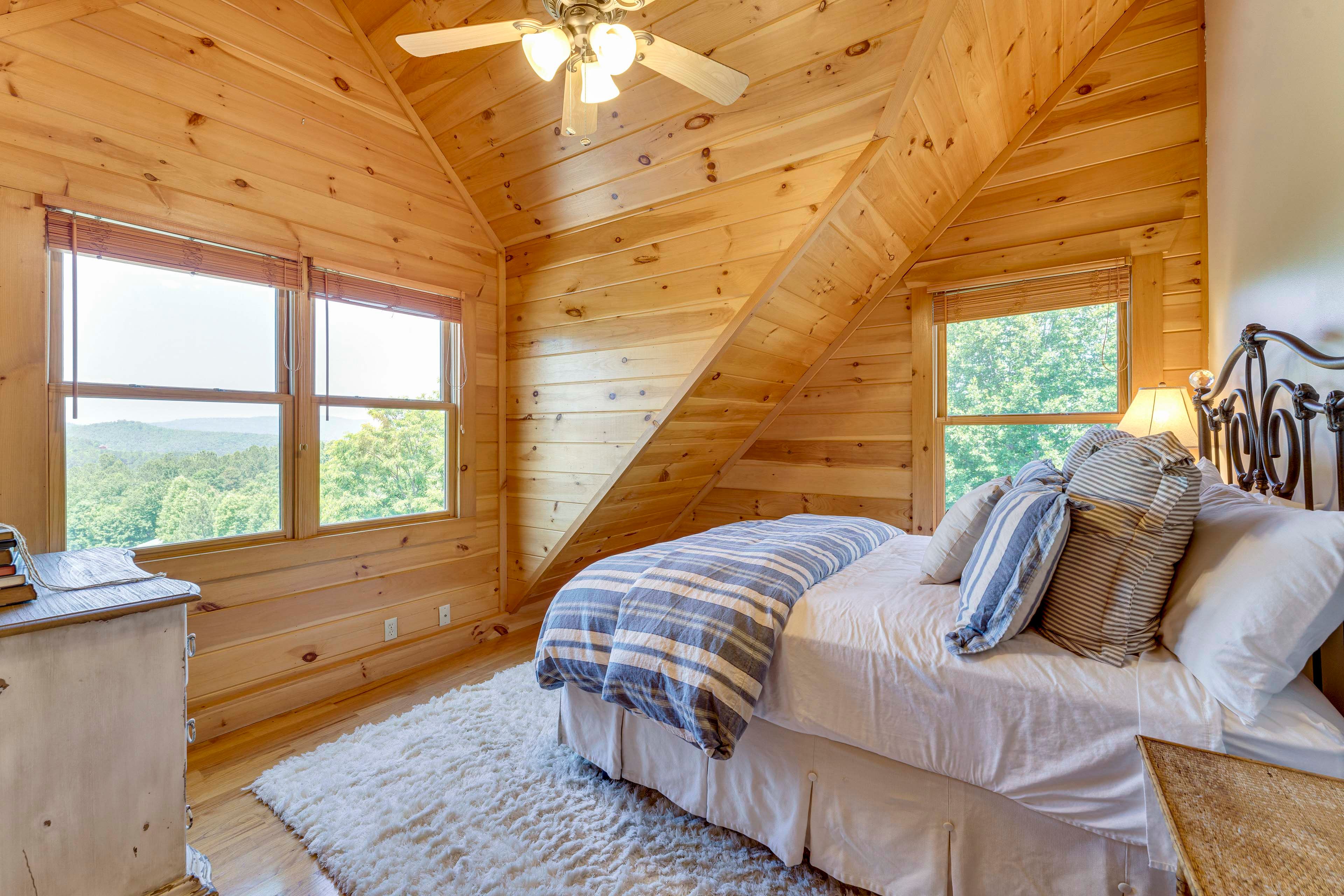 Bedroom 4 | 3rd Floor | Queen Bed