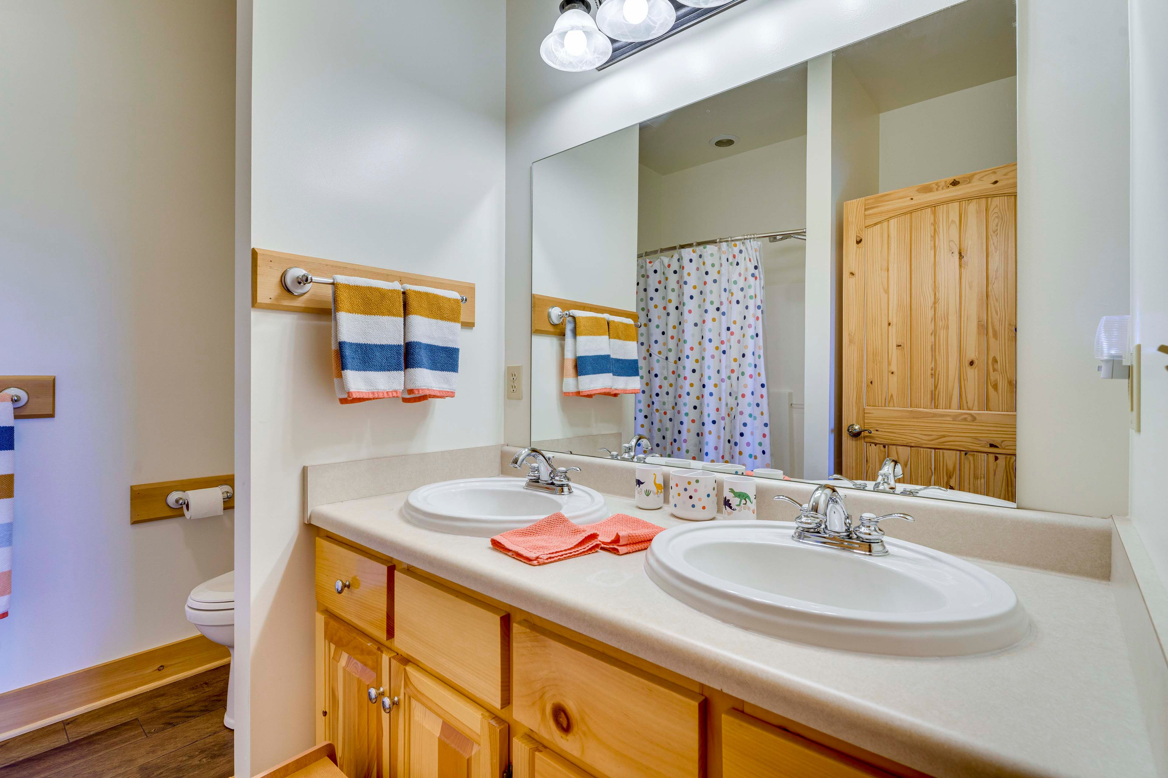 Full Bathroom | 1st Floor