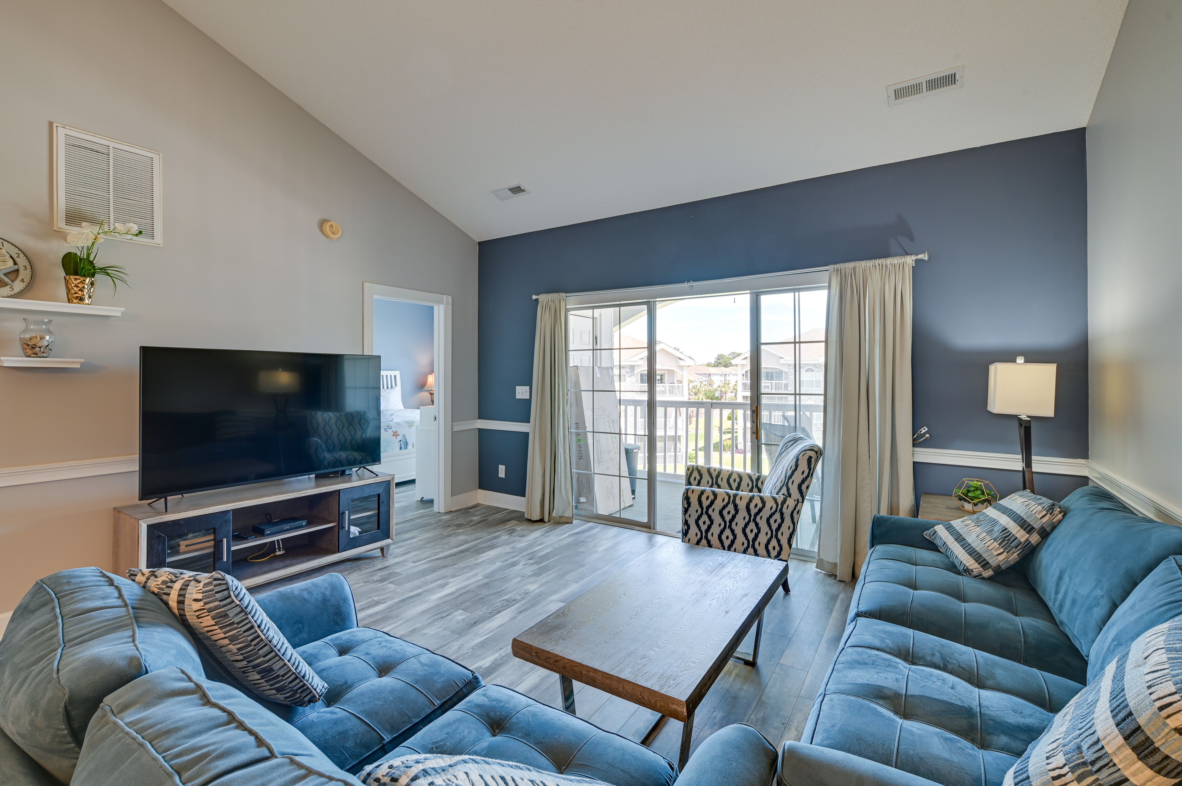 Living Room | Sleeper Sofa | Main Floor | Central Air Conditioning