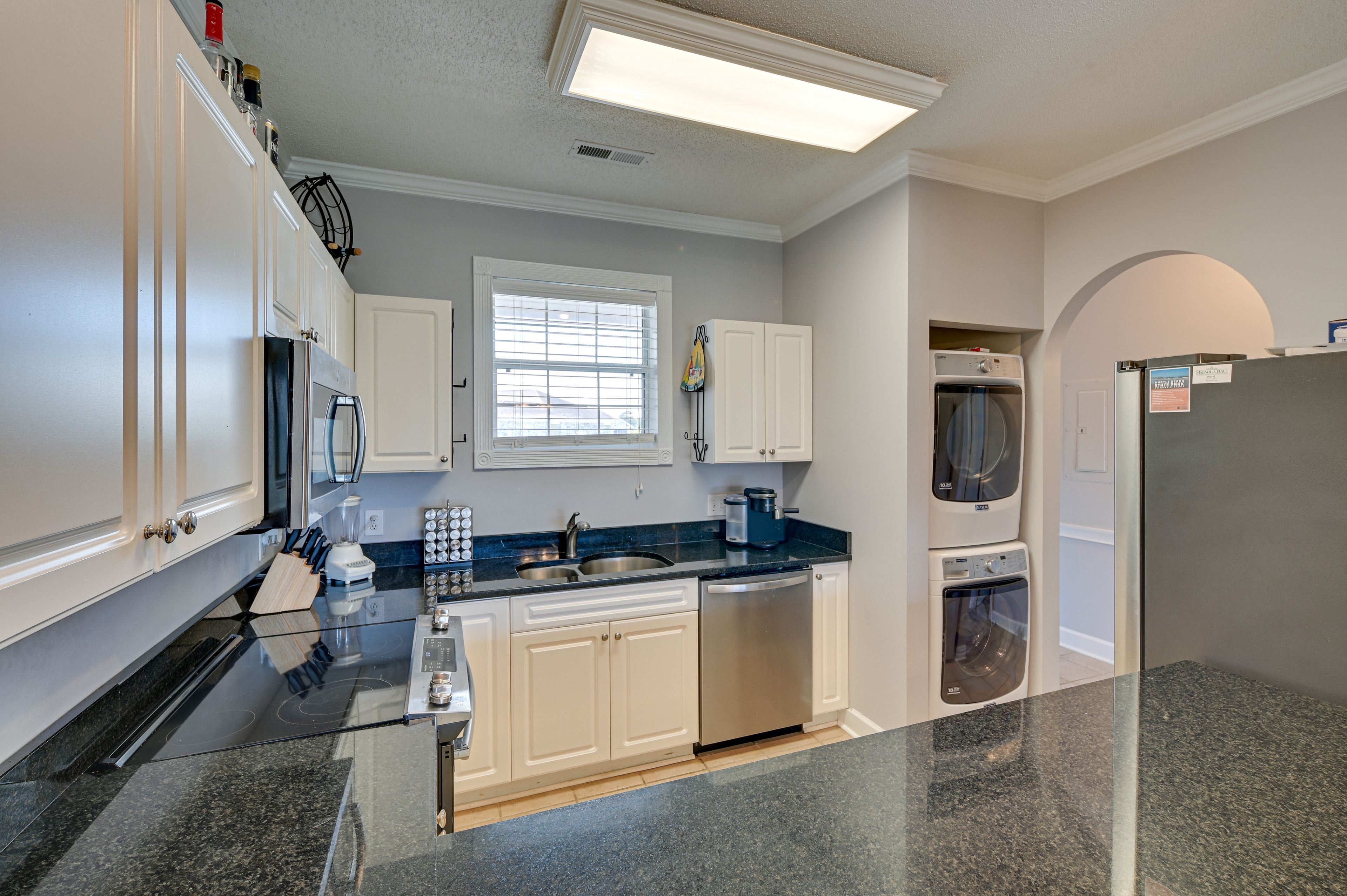 Kitchen | Keurig Coffee Maker | Blender | In-Unit Laundry