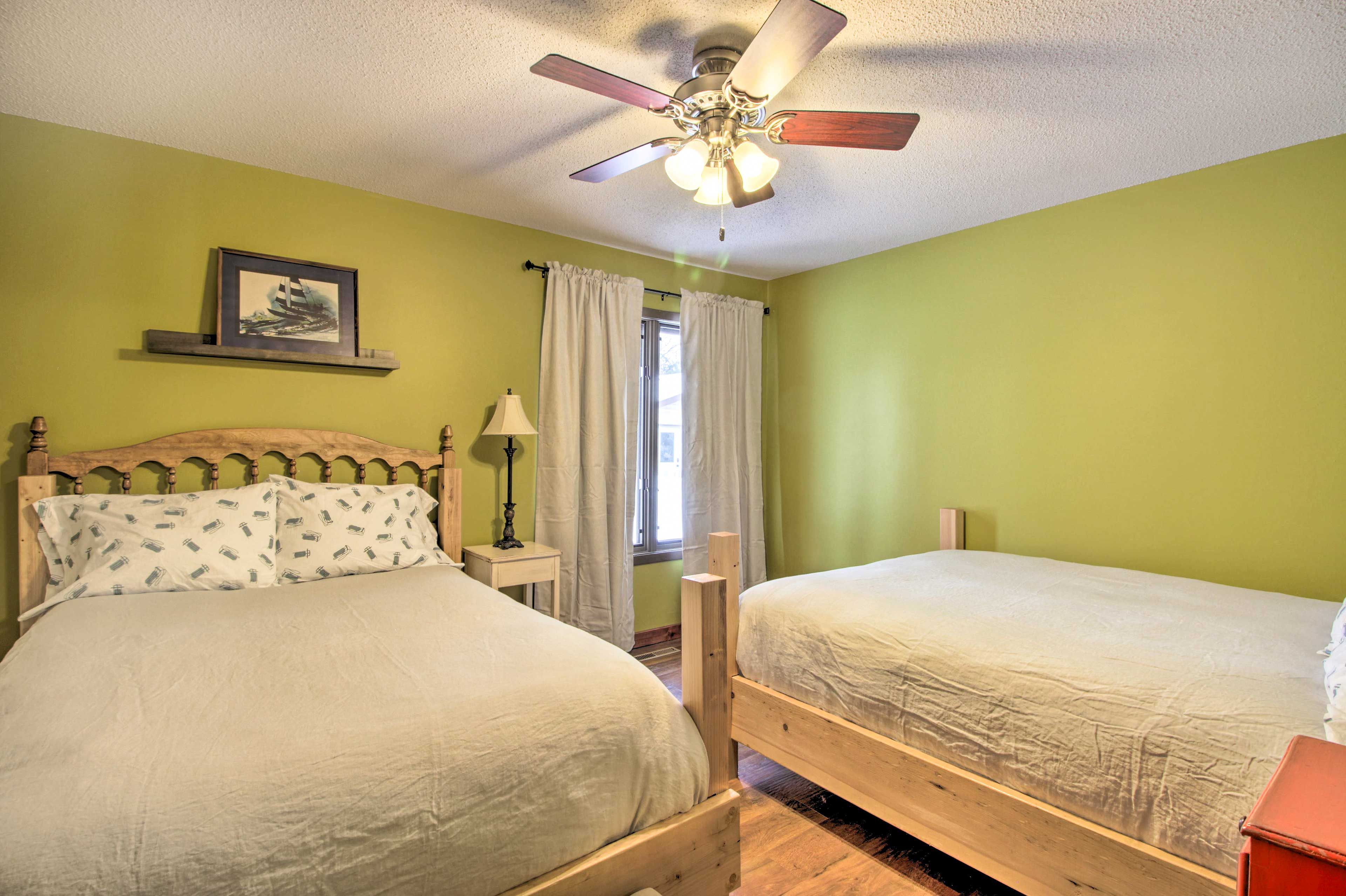 Bedroom 4 | Full Bed | Queen Bed