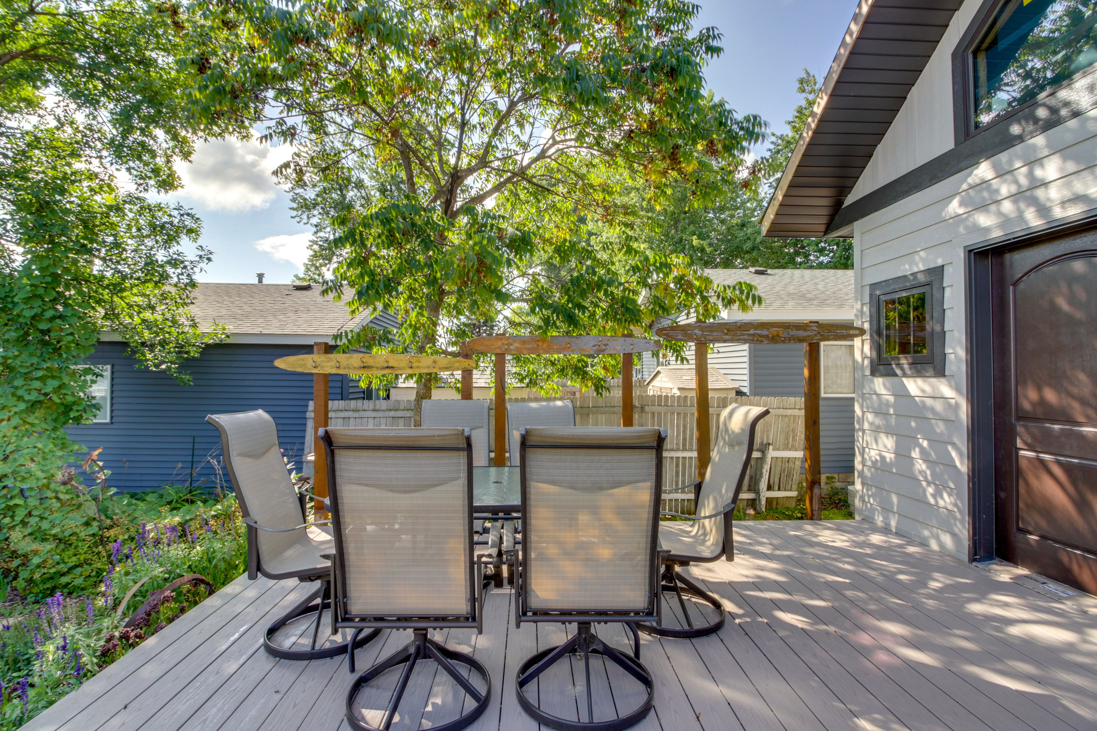 Deck | Outdoor Dining Area