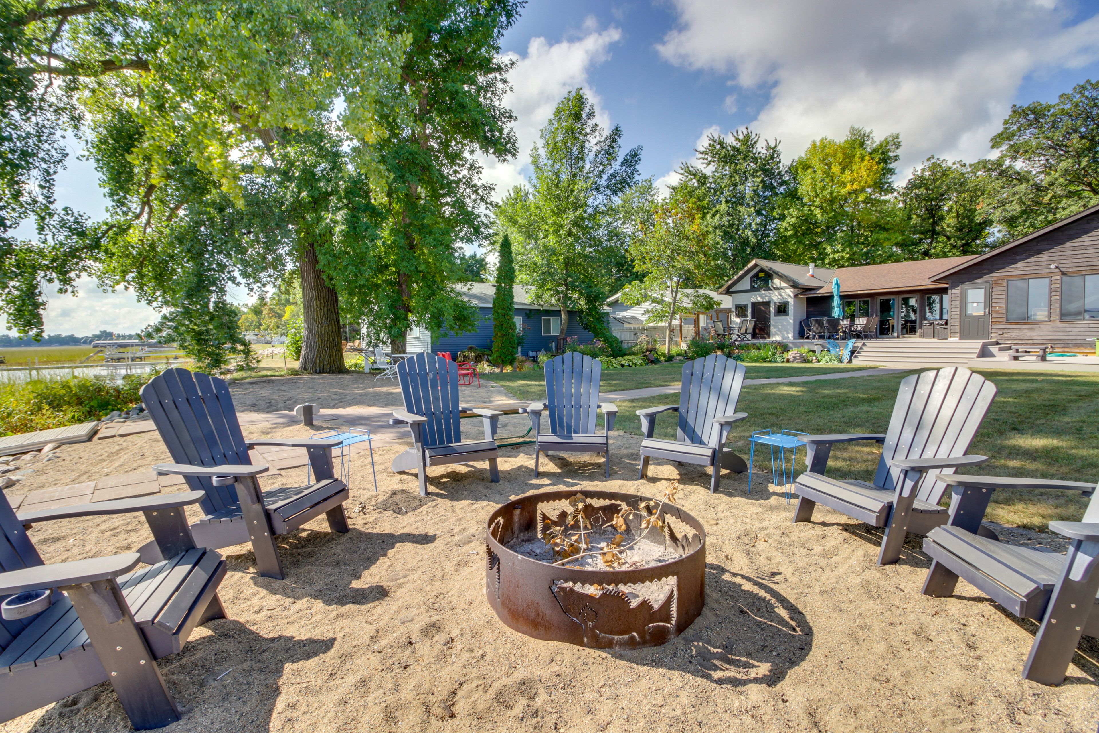 Lack Access | Fire Pit | Outdoor Dining Area | Dock