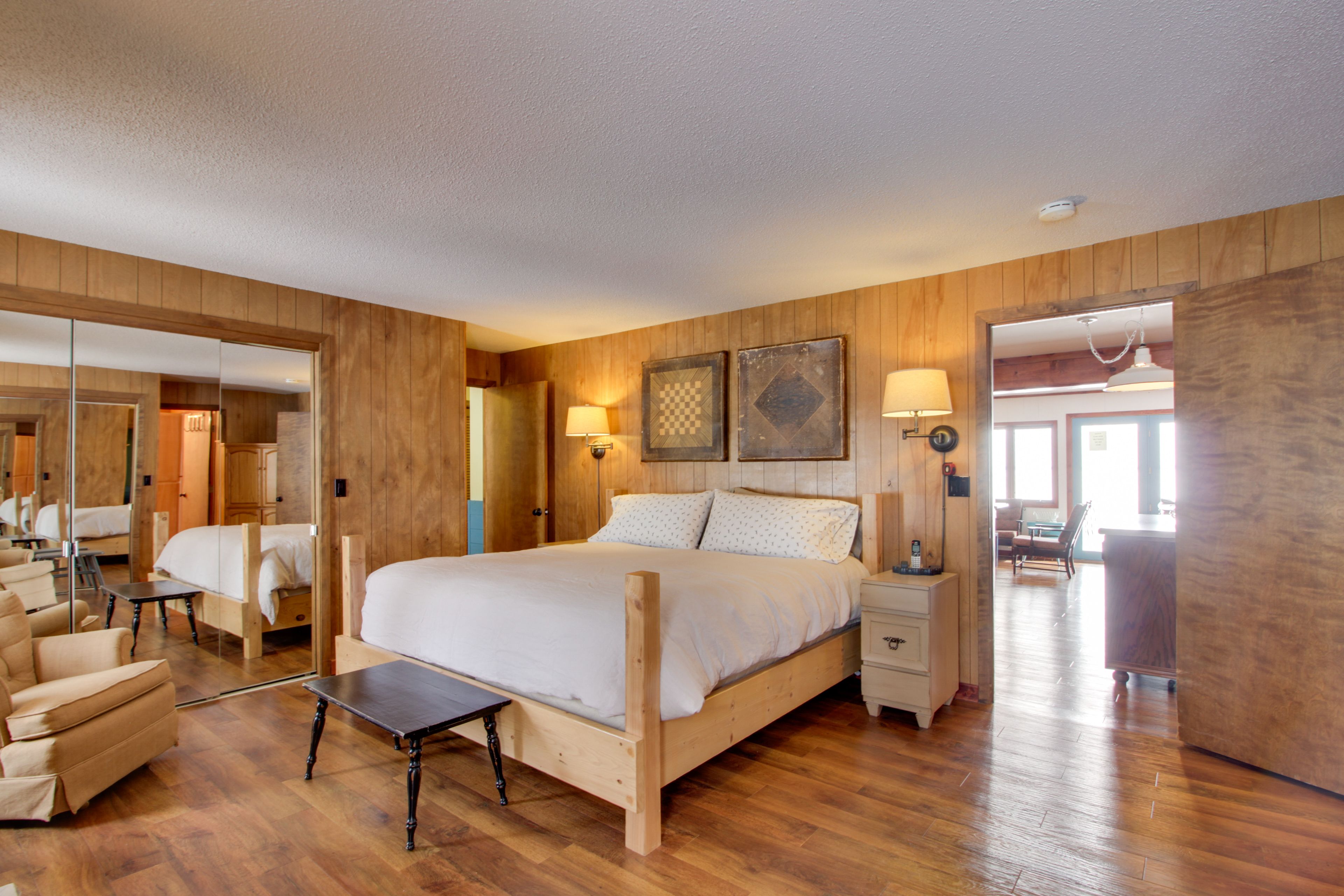 Bedroom 1 | King Bed