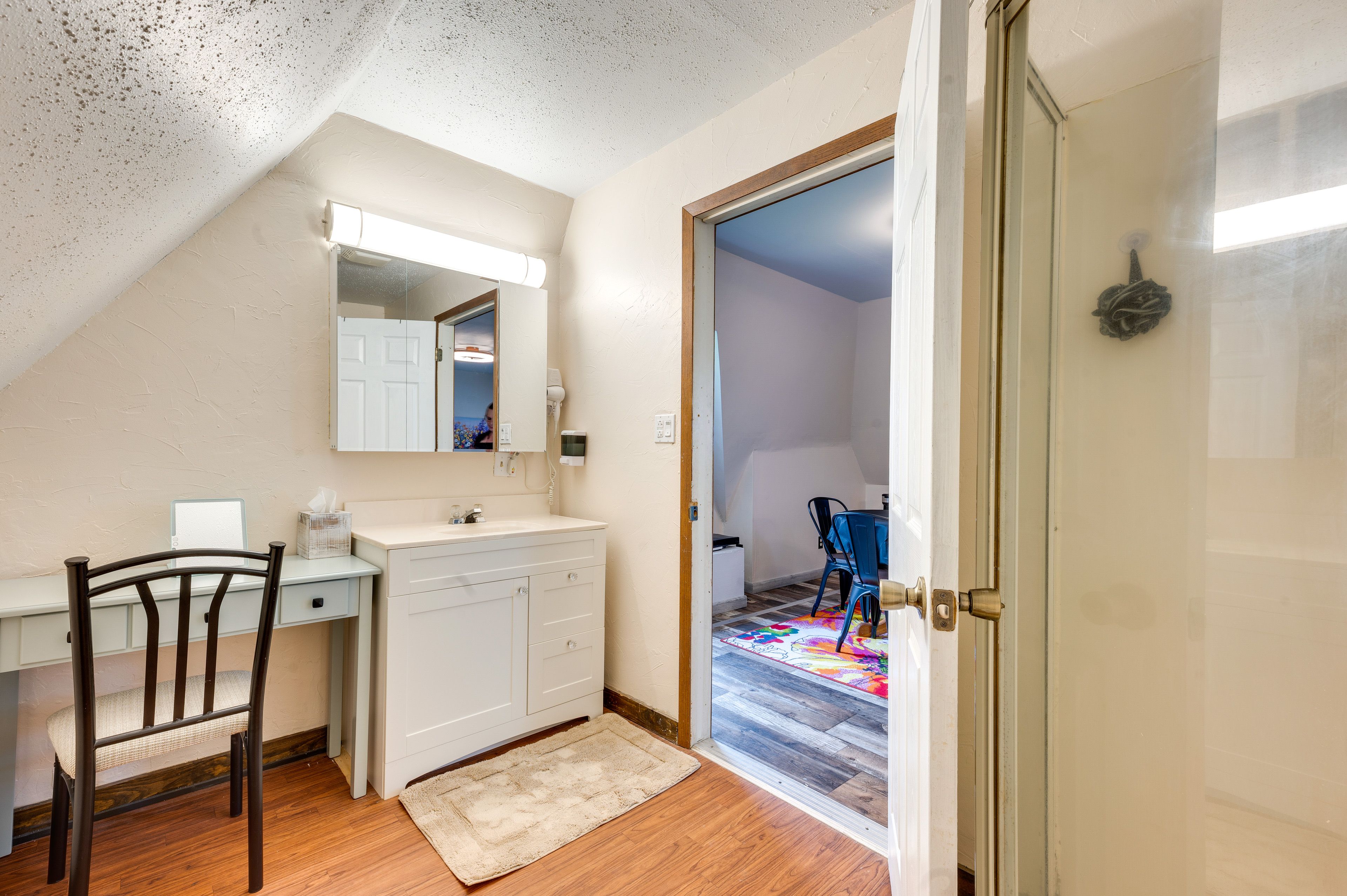 Upstairs Full Bathroom | Complimentary Toiletries