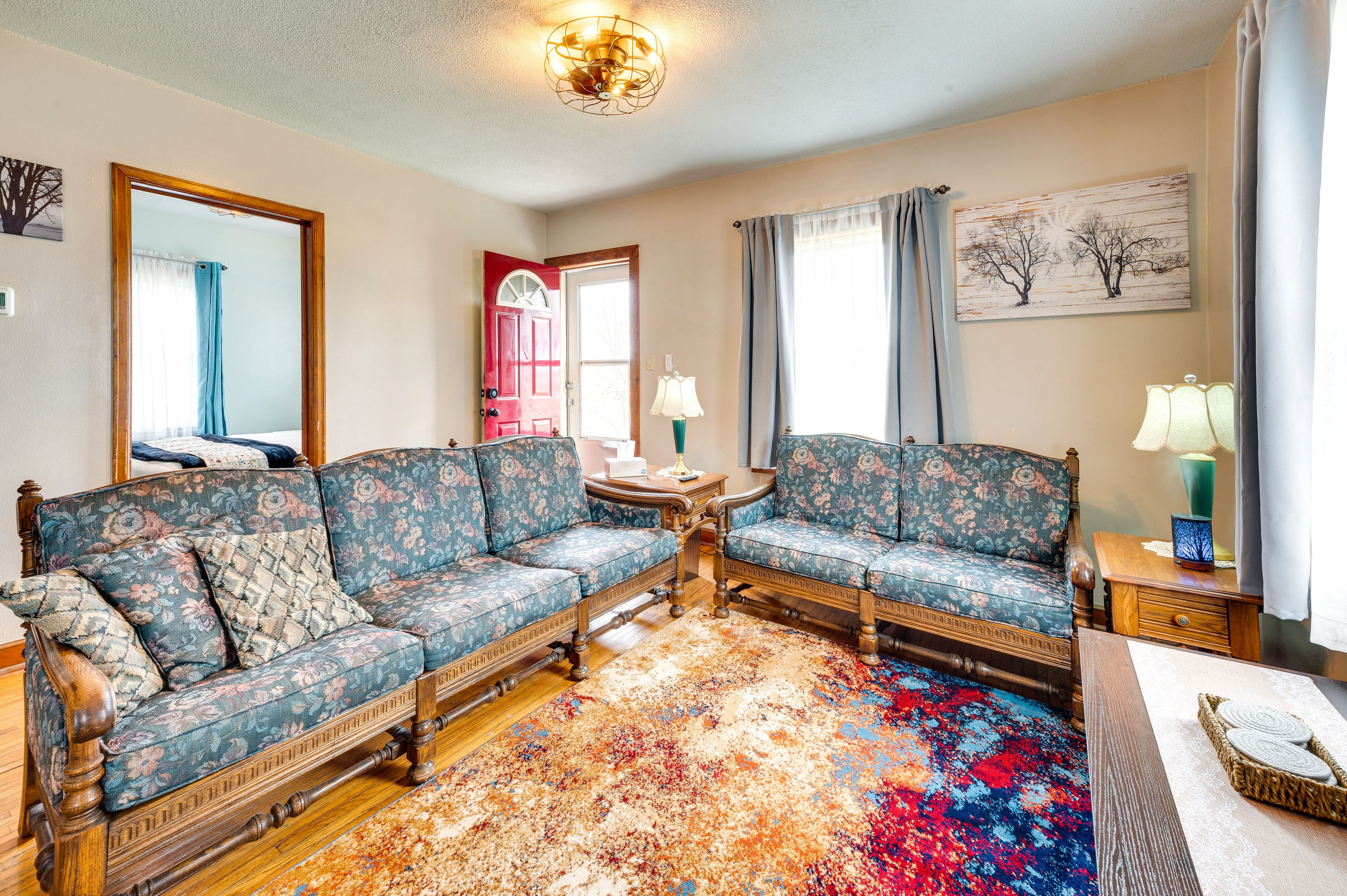 Living Room | Smart TV | Free WiFi