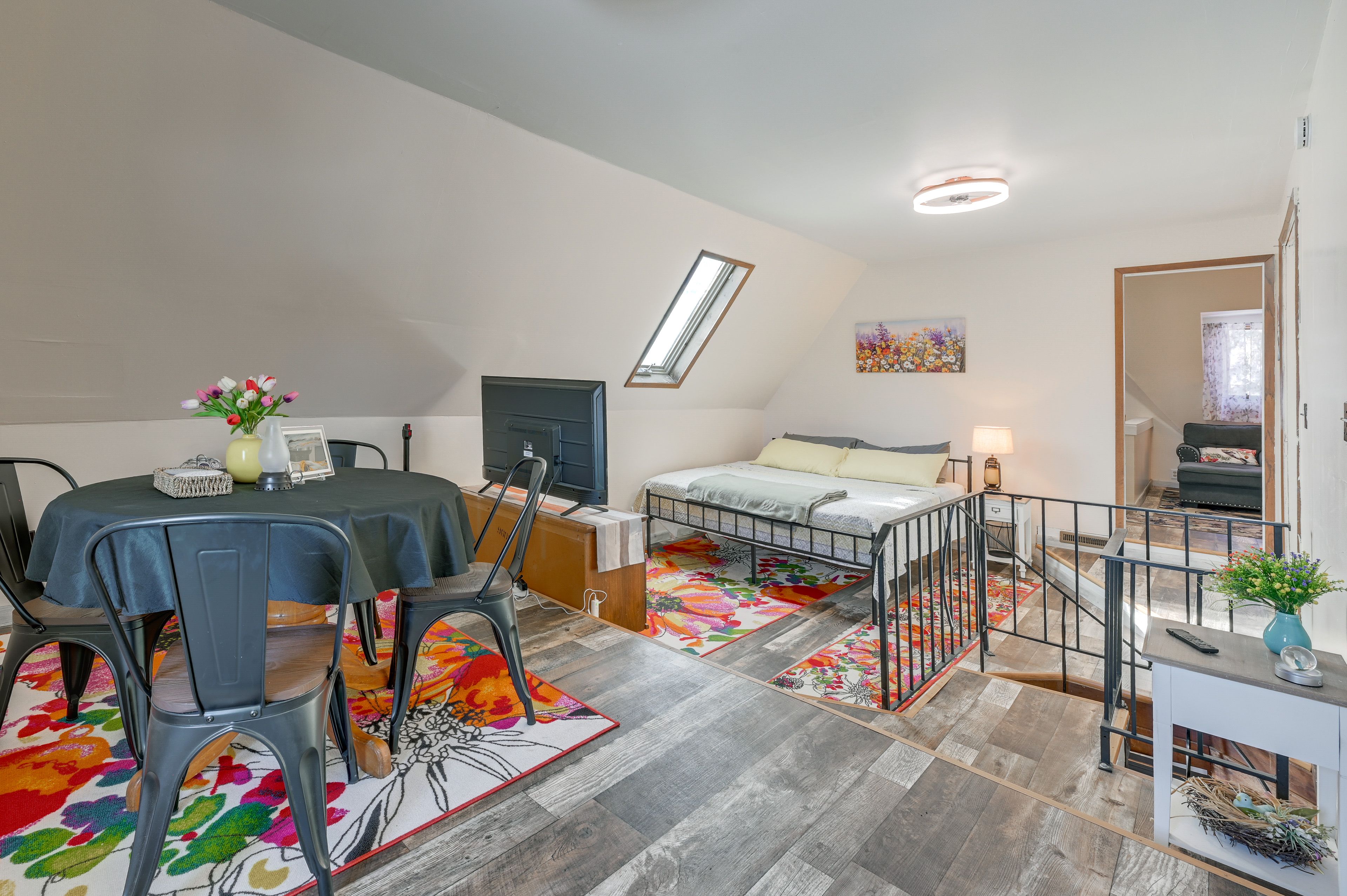 Sleeping Loft | Smart TV | King Bed | Smart TV | Coffee Bar | Table