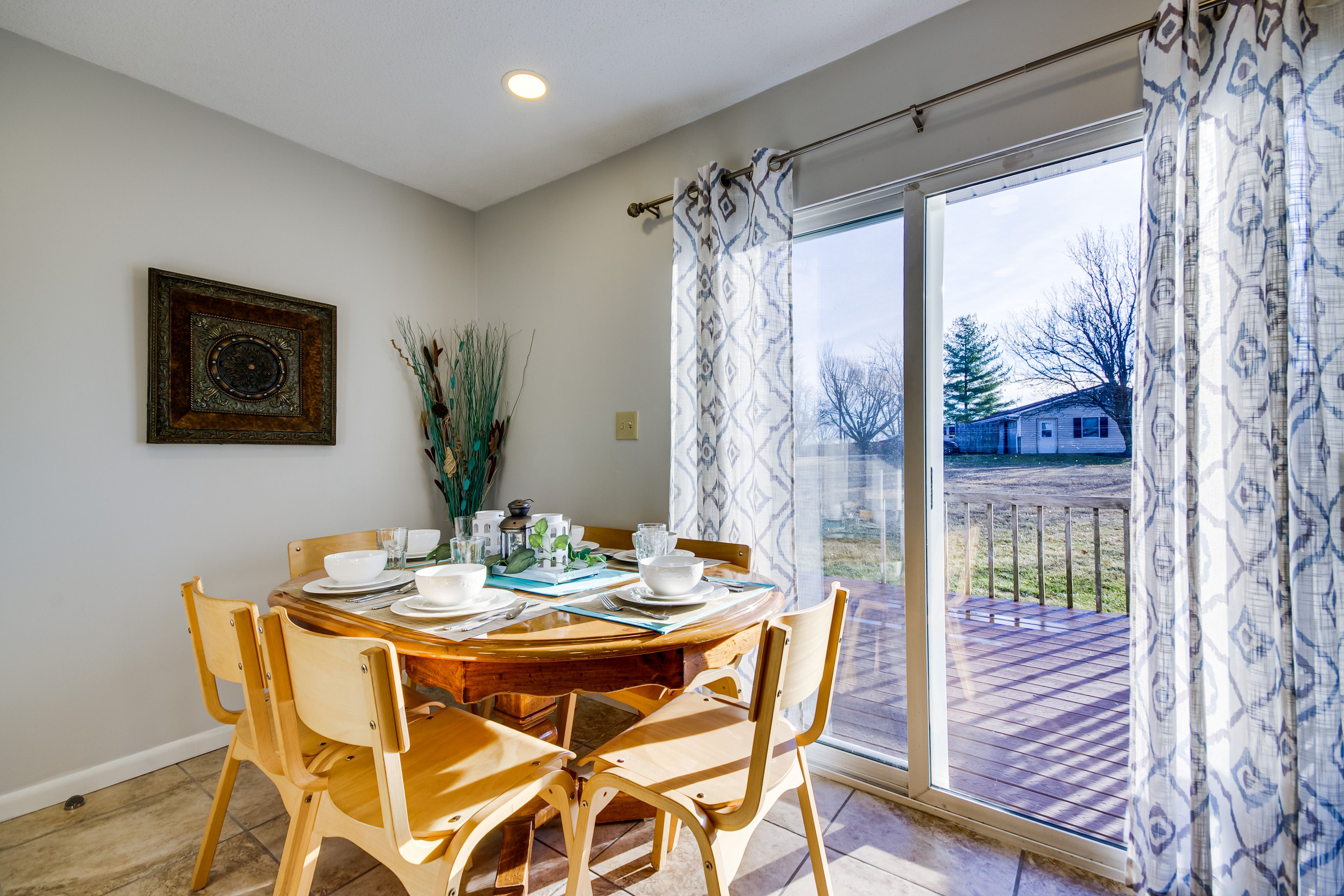 Dining Area | Central A/C & Heat | Free WiFi