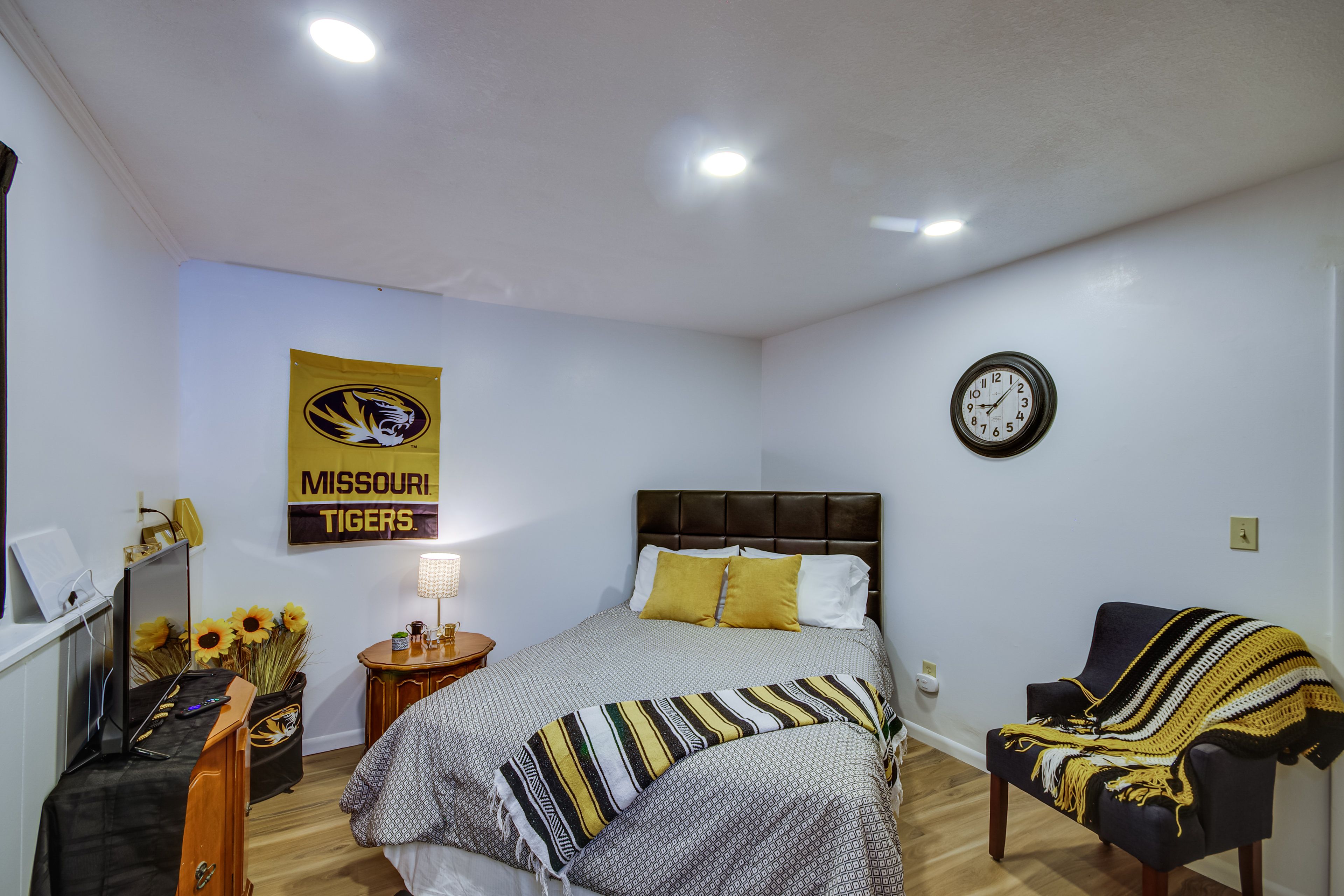 Bedroom 3 | Queen Bed | Smart TV | Stairs to Access