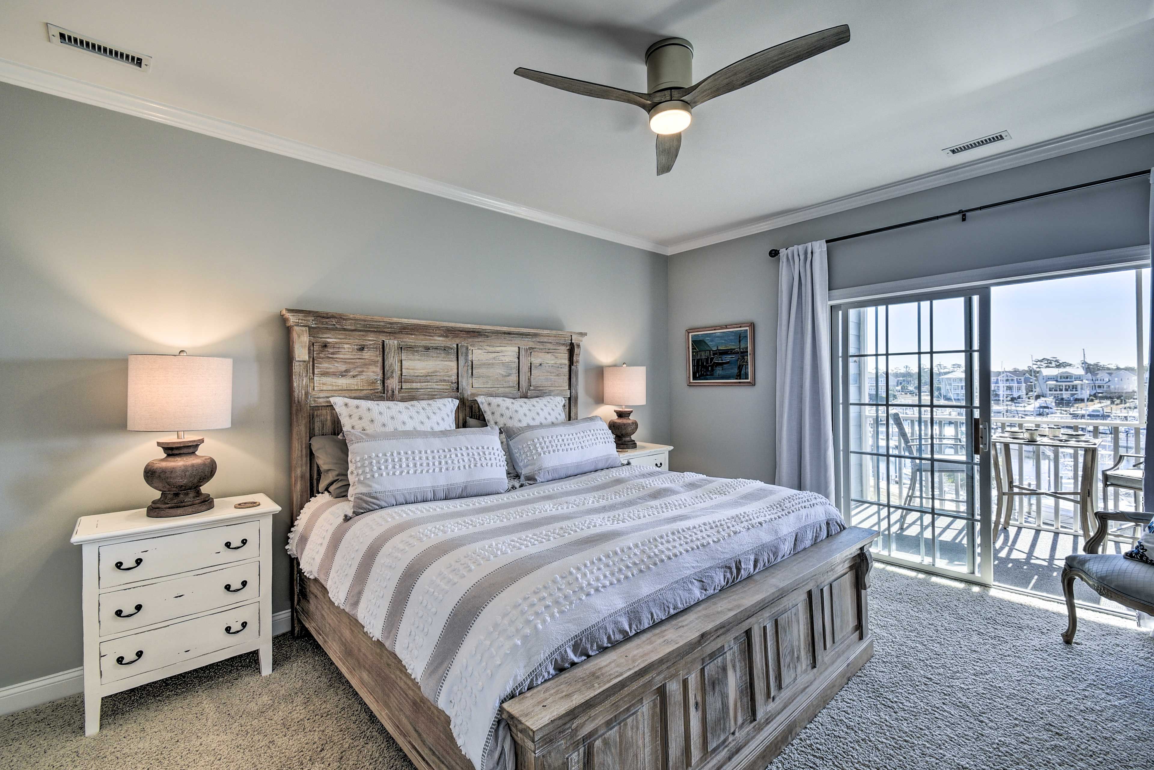 Bedroom 1 | King Bed | Smart TV