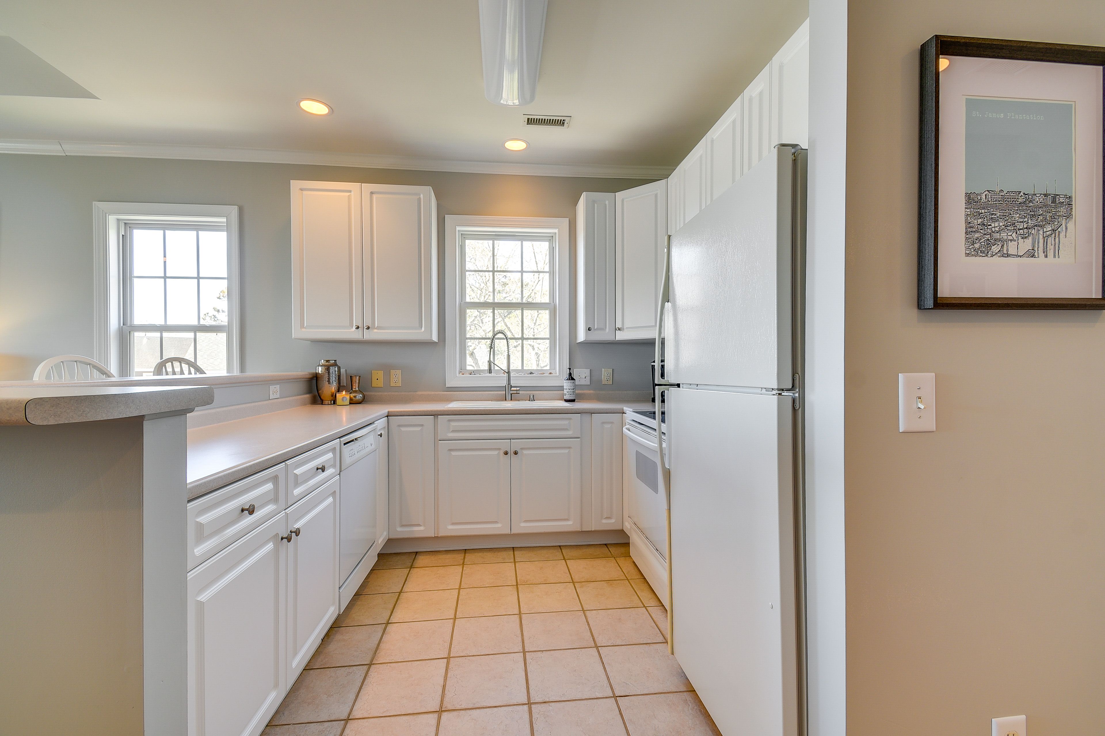 Kitchen | Cooking Basics | Paper Towels/Trash Bags Provided