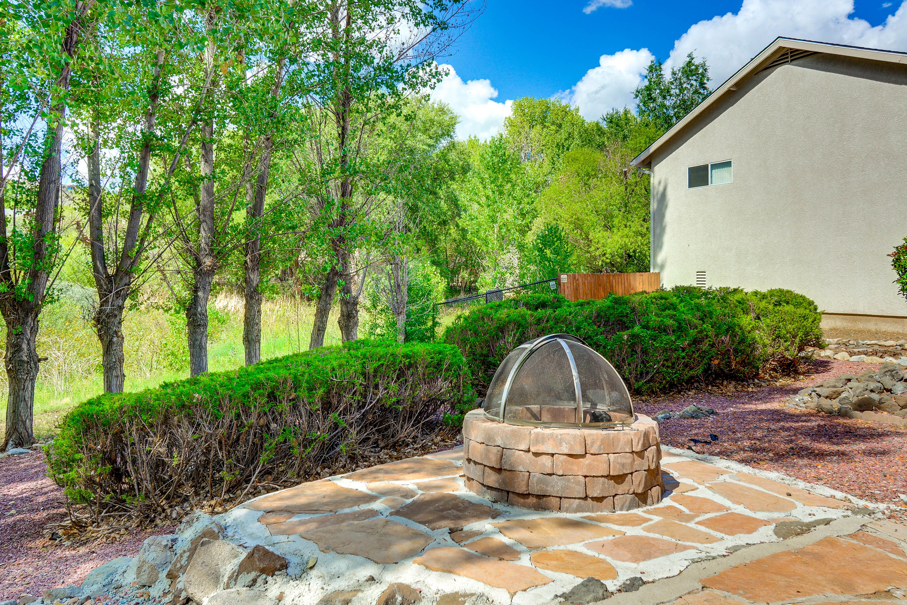 Yard | Fire Pit (Bring Your Own Wood)