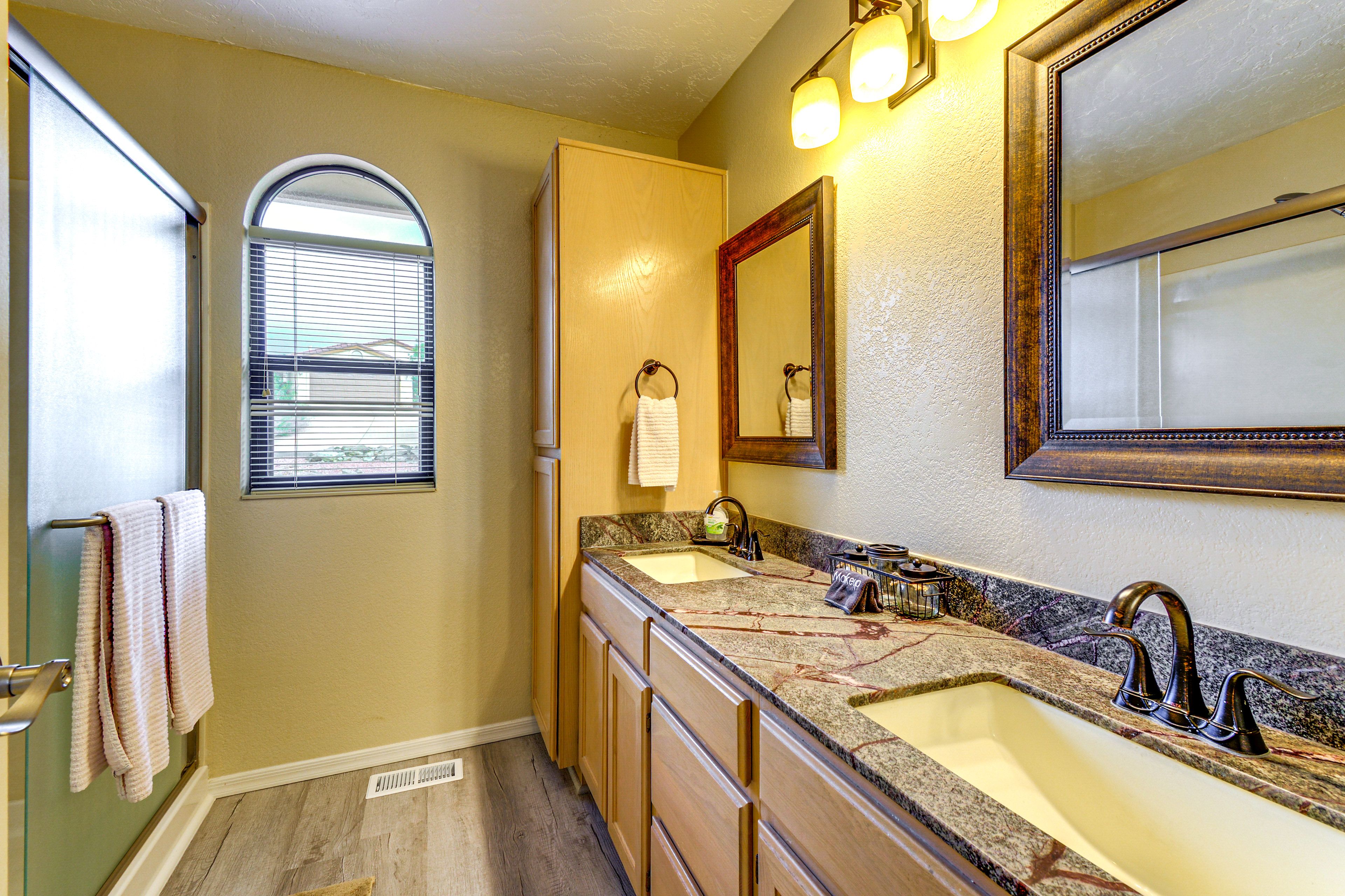 En-Suite Bathroom | Complimentary Toiletries | Hair Dryer | Towels Provided