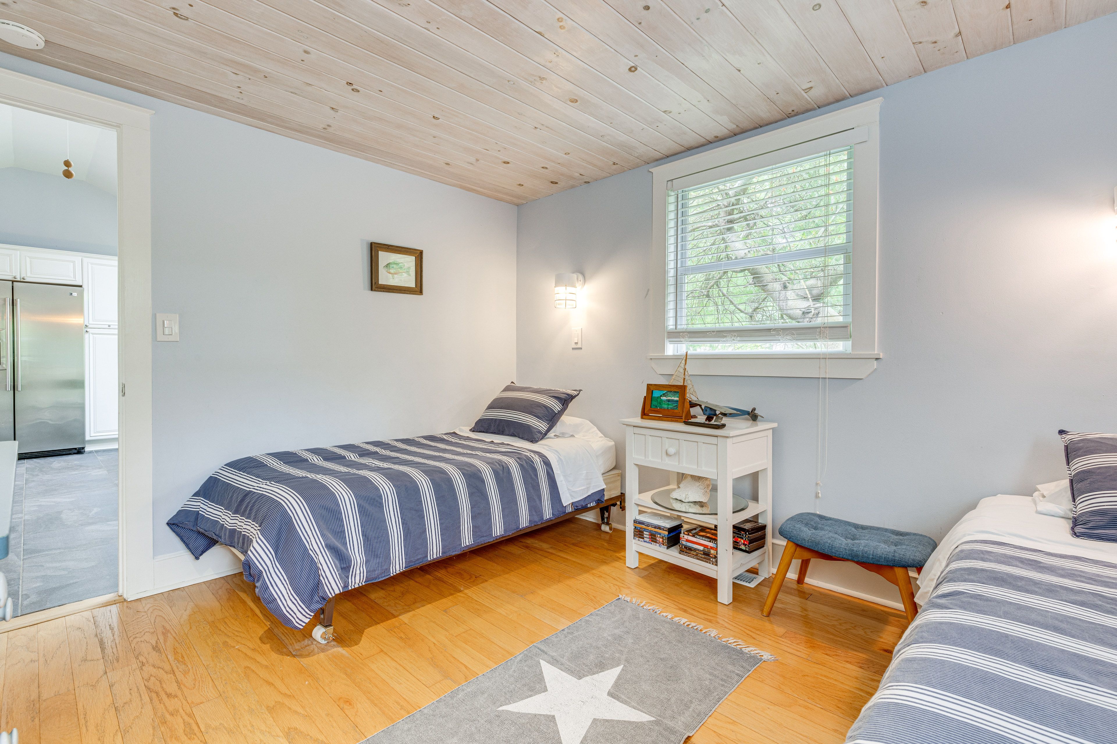 Bedroom 3 | 2 Twin Beds | Smart TV w/ Cable