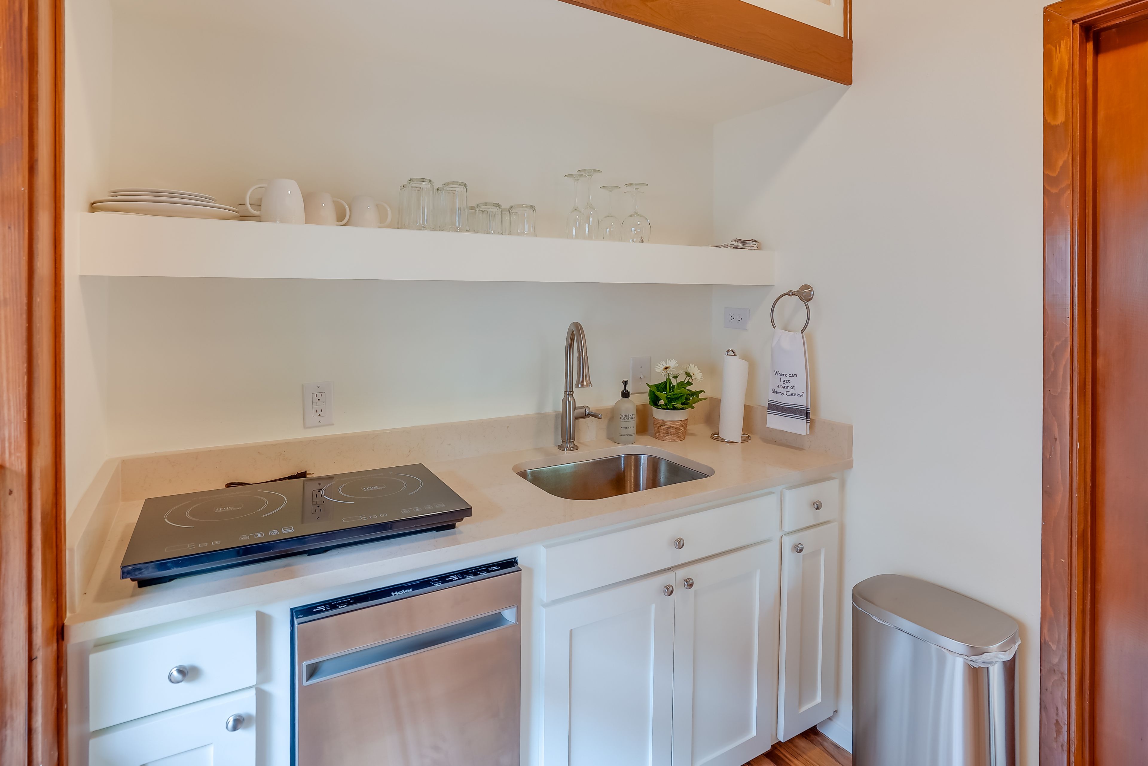 Kitchen | Coffee Maker | Toaster | Dishwasher | Microwave