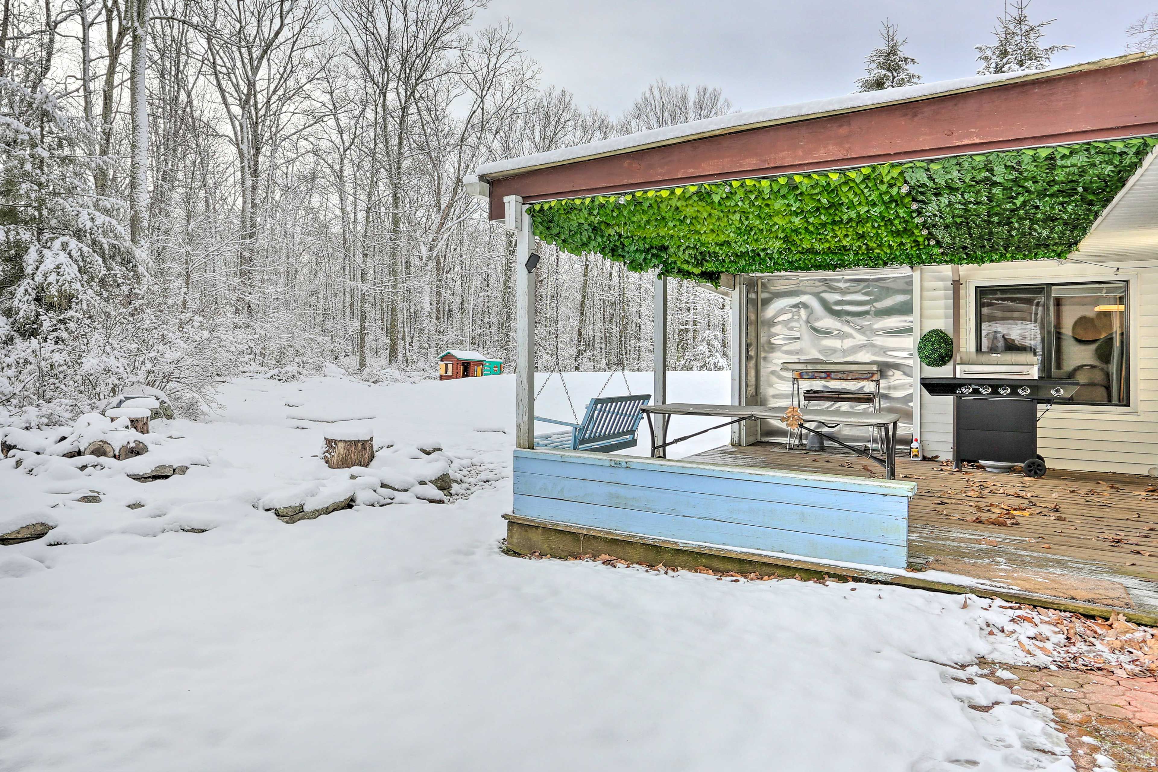 Covered Deck & Yard