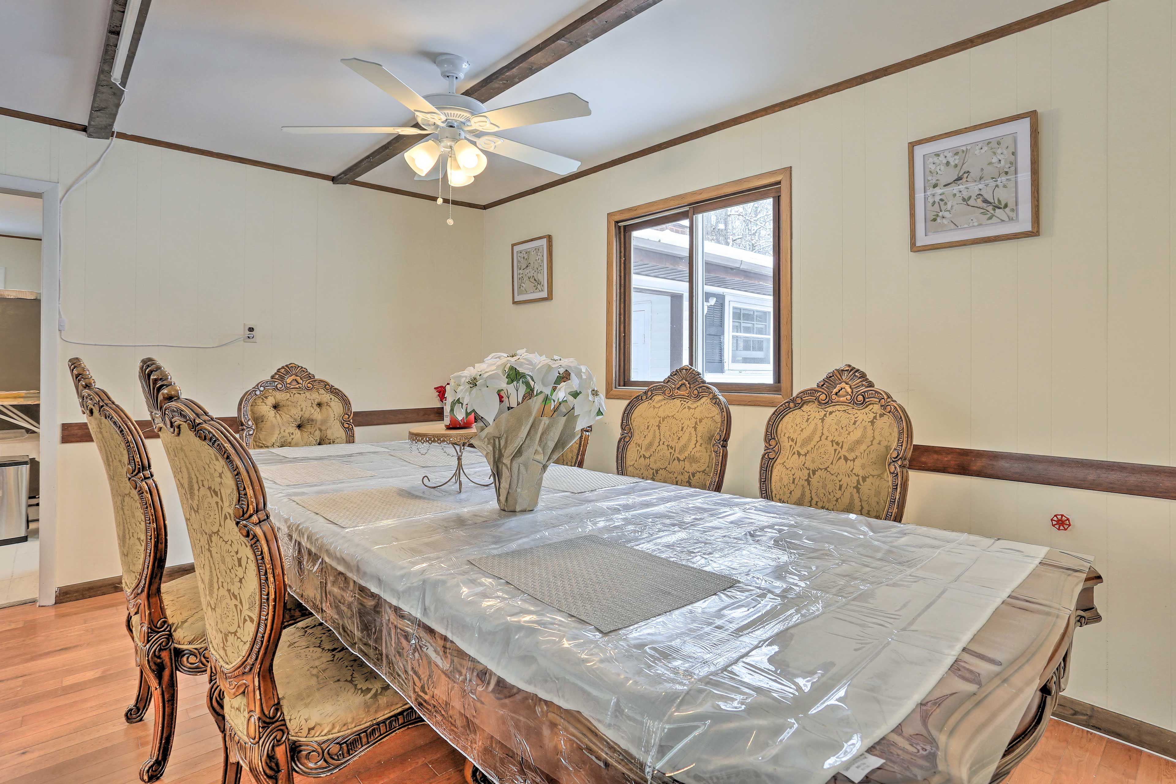 Dining Area | Dishware/Flatware