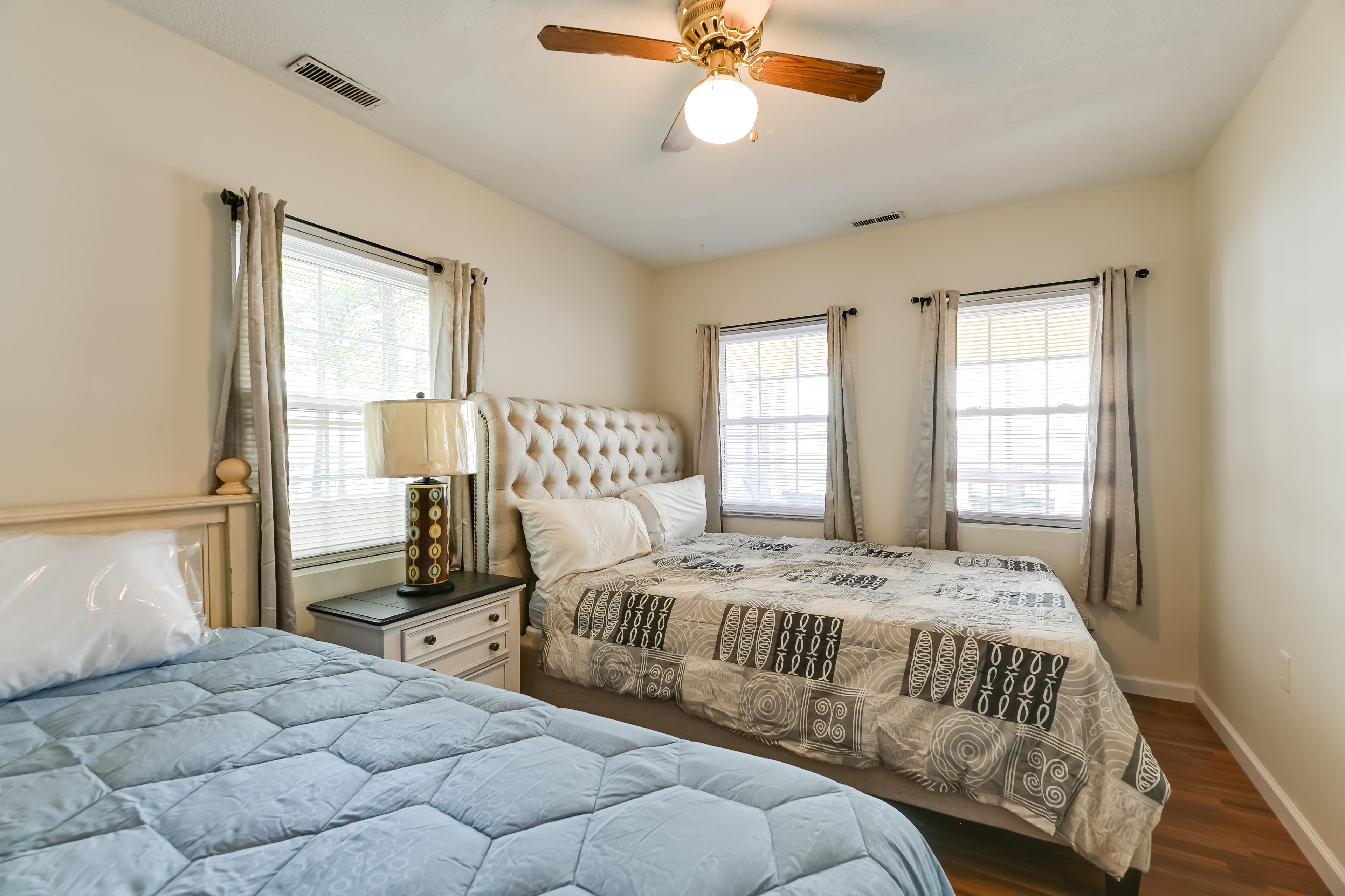 Bedroom 2 | Queen Bed | Twin Bed