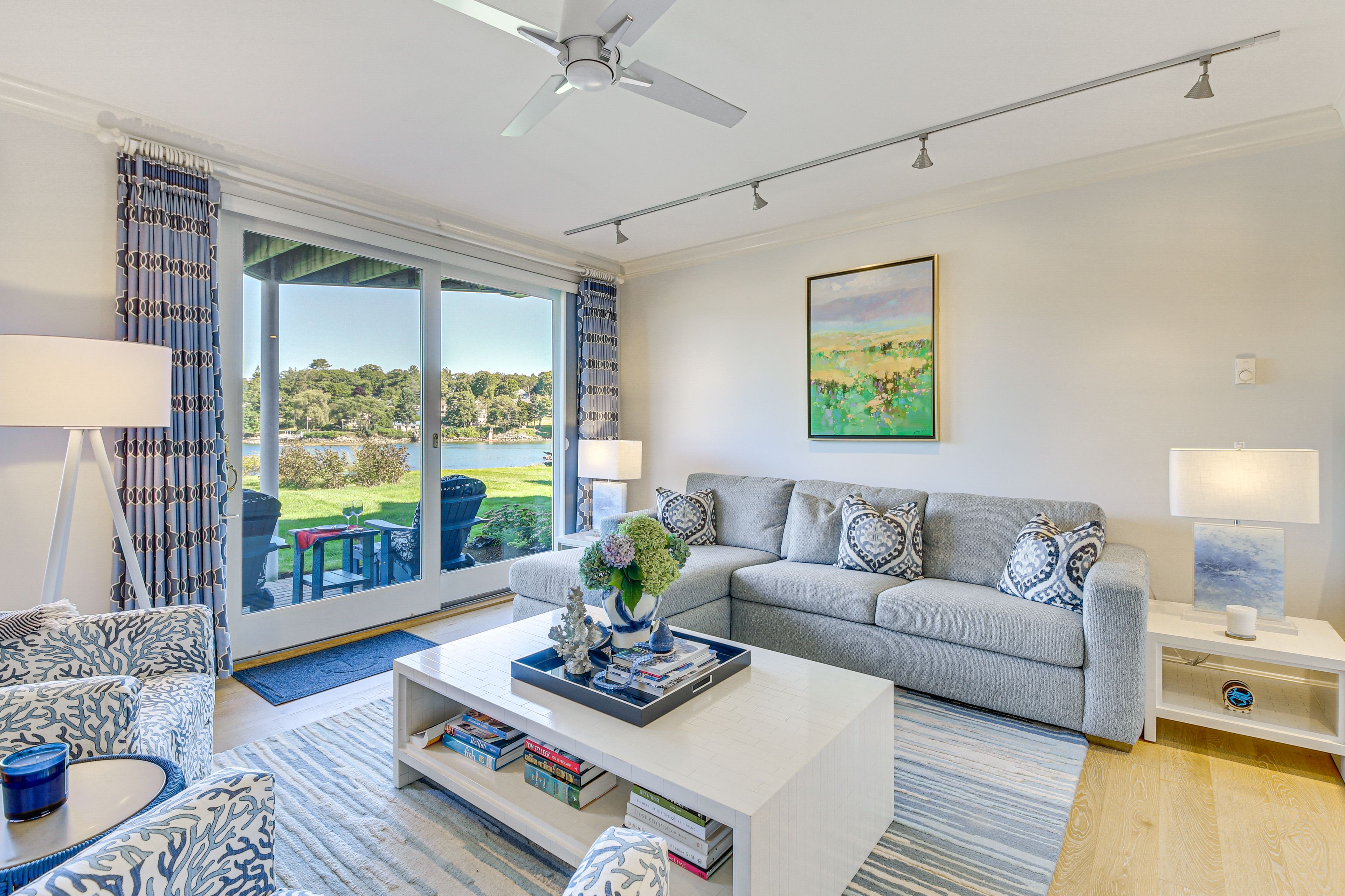 Living Room | Fireplace | 2 Steps Required