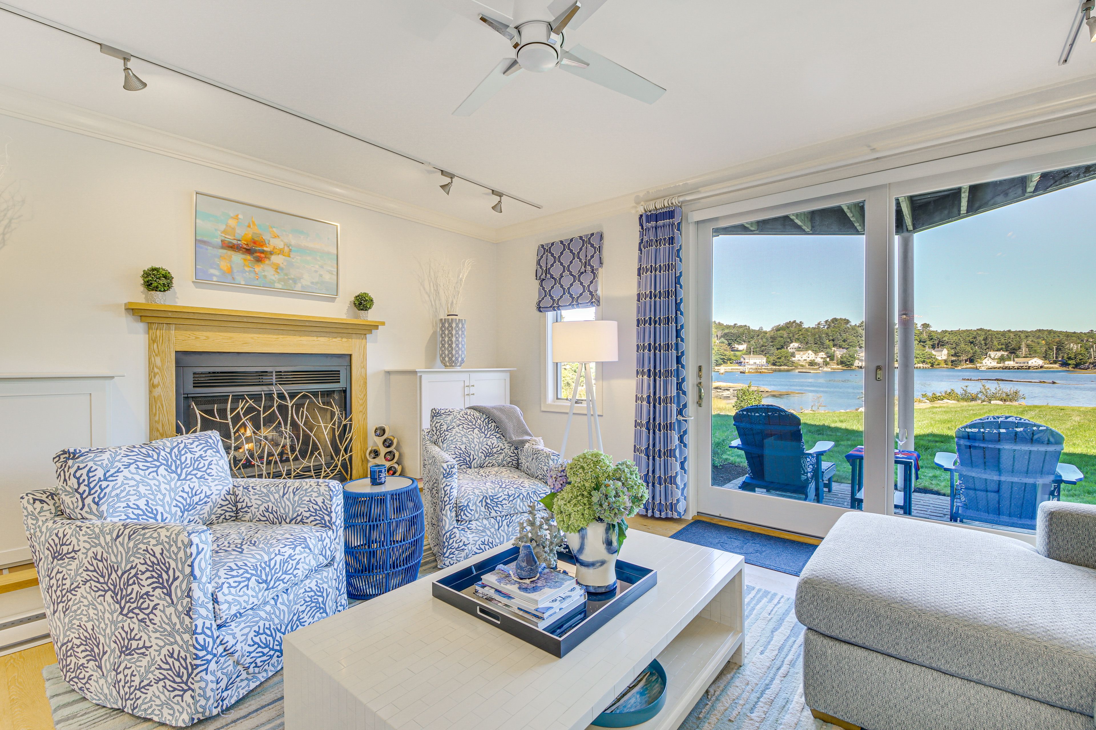 Boothbay Harbor | 2BR | 2BA | 1,300 Sq Ft | 2 Steps Required