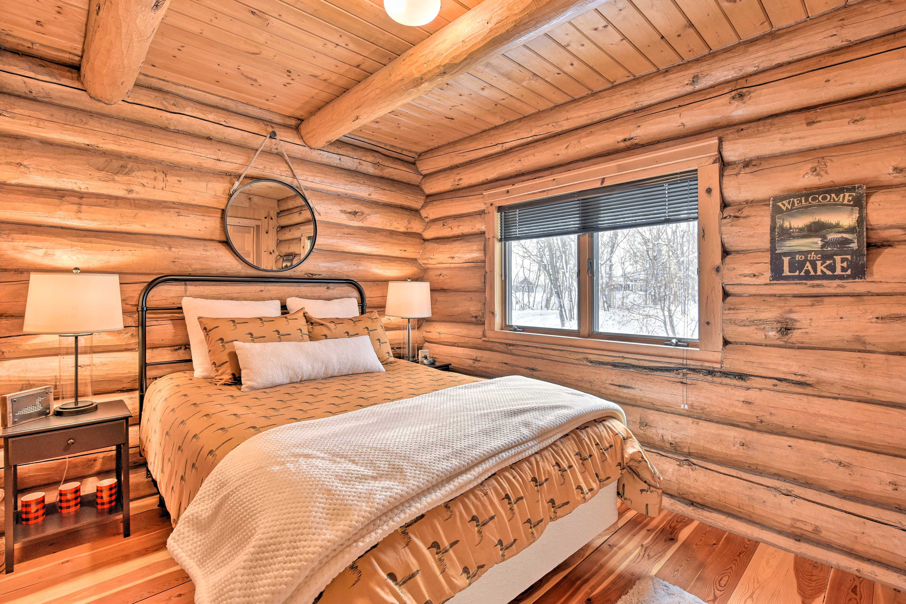 Bedroom 3 | Queen Bed
