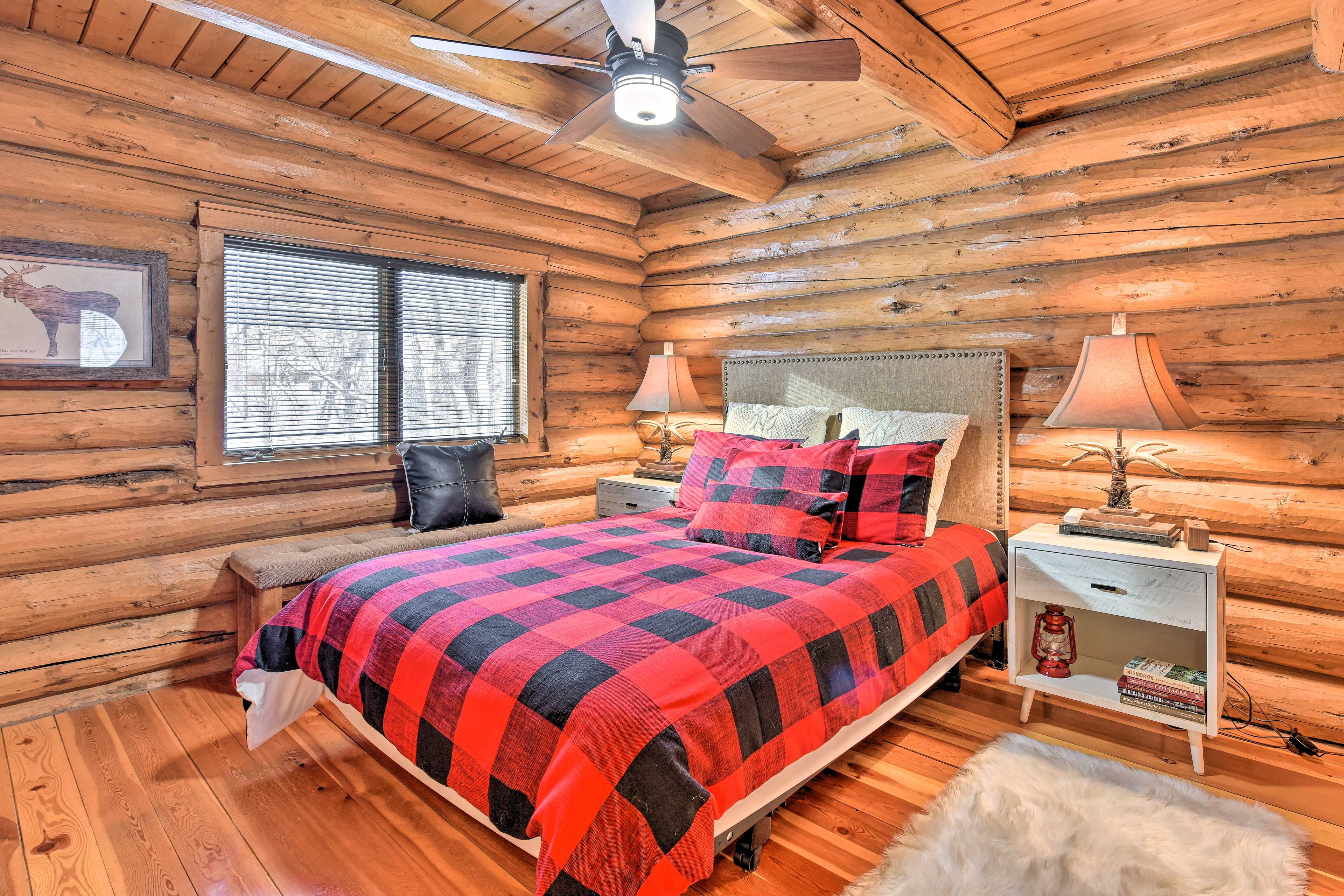 Bedroom 2 | Queen Bed