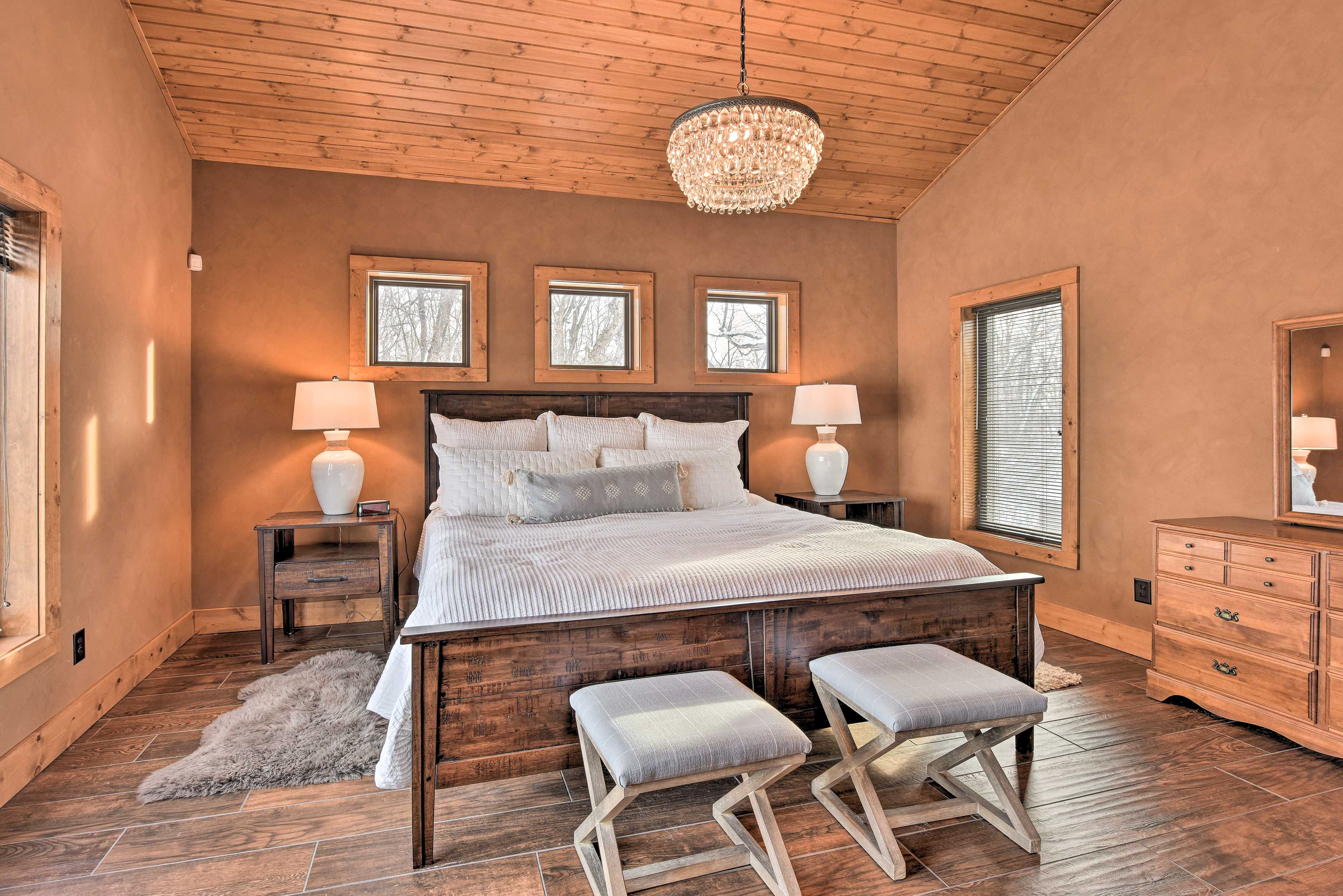 Bedroom 1 | King Bed | Linens Provided