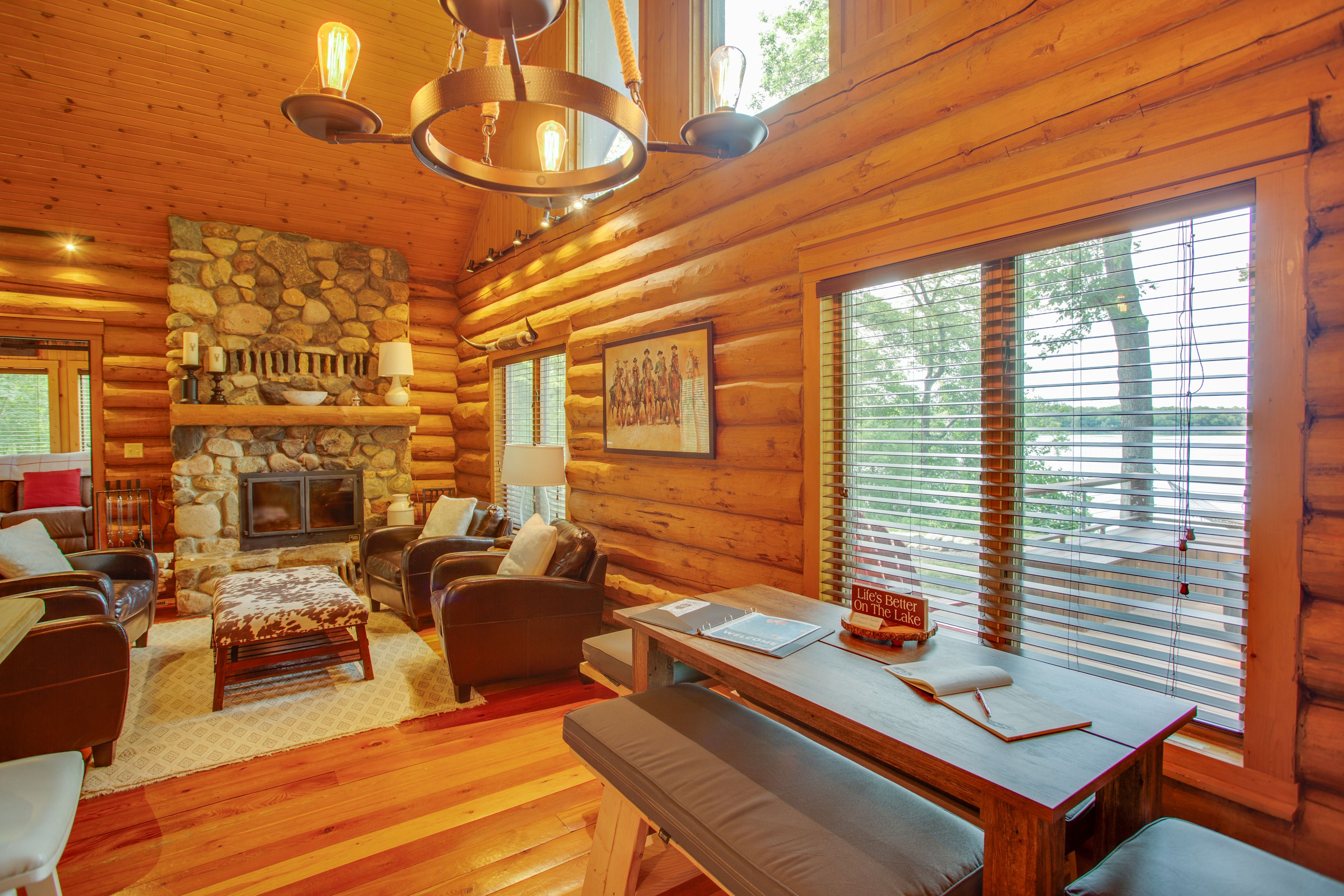 Living Room | Free WiFi | Central A/C