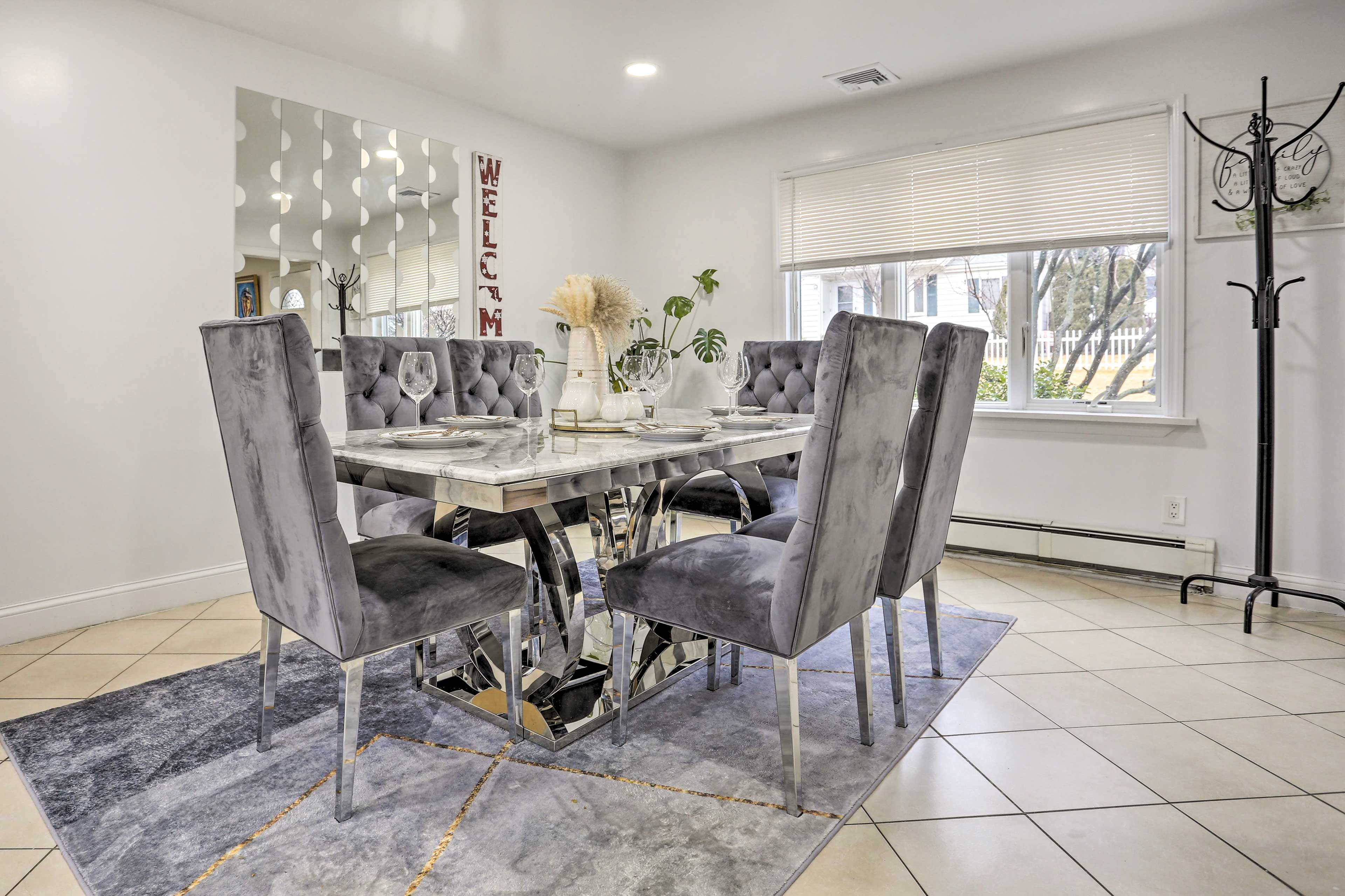 Dining Room | Open Floor Plan