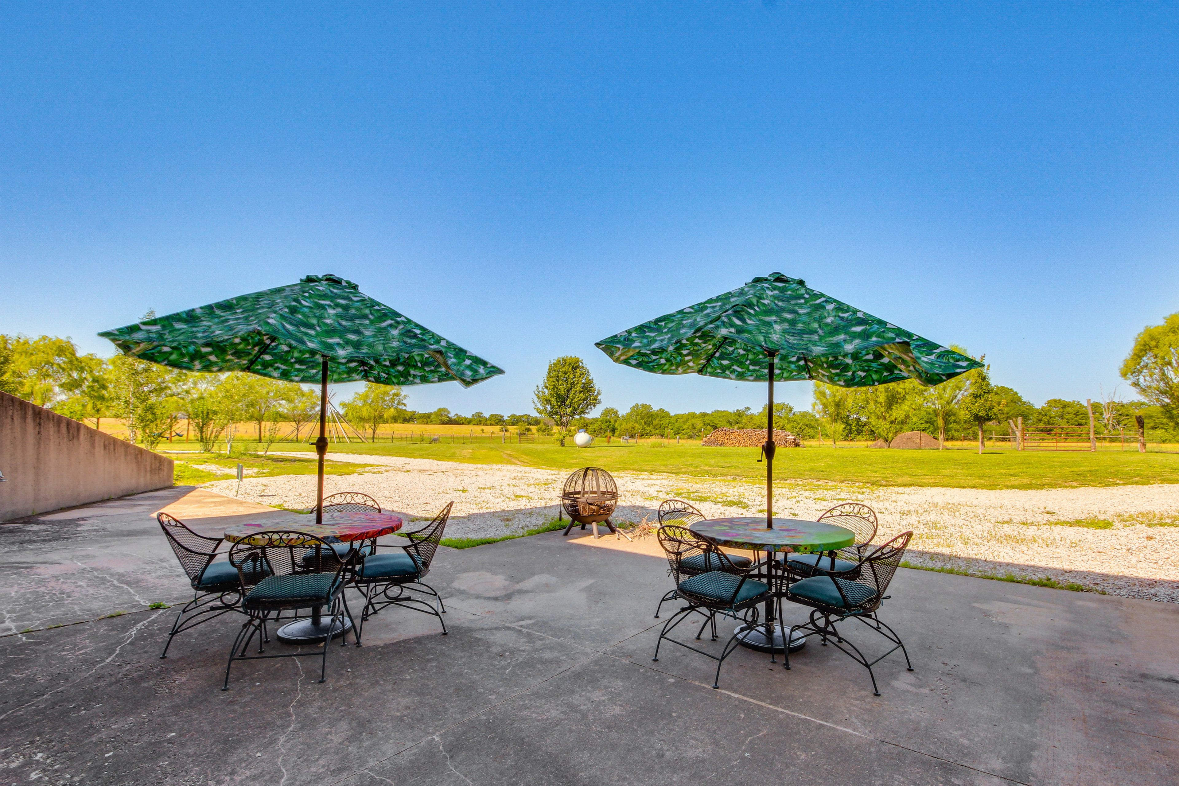 Patio | Fire Pit | Outdoor Dining