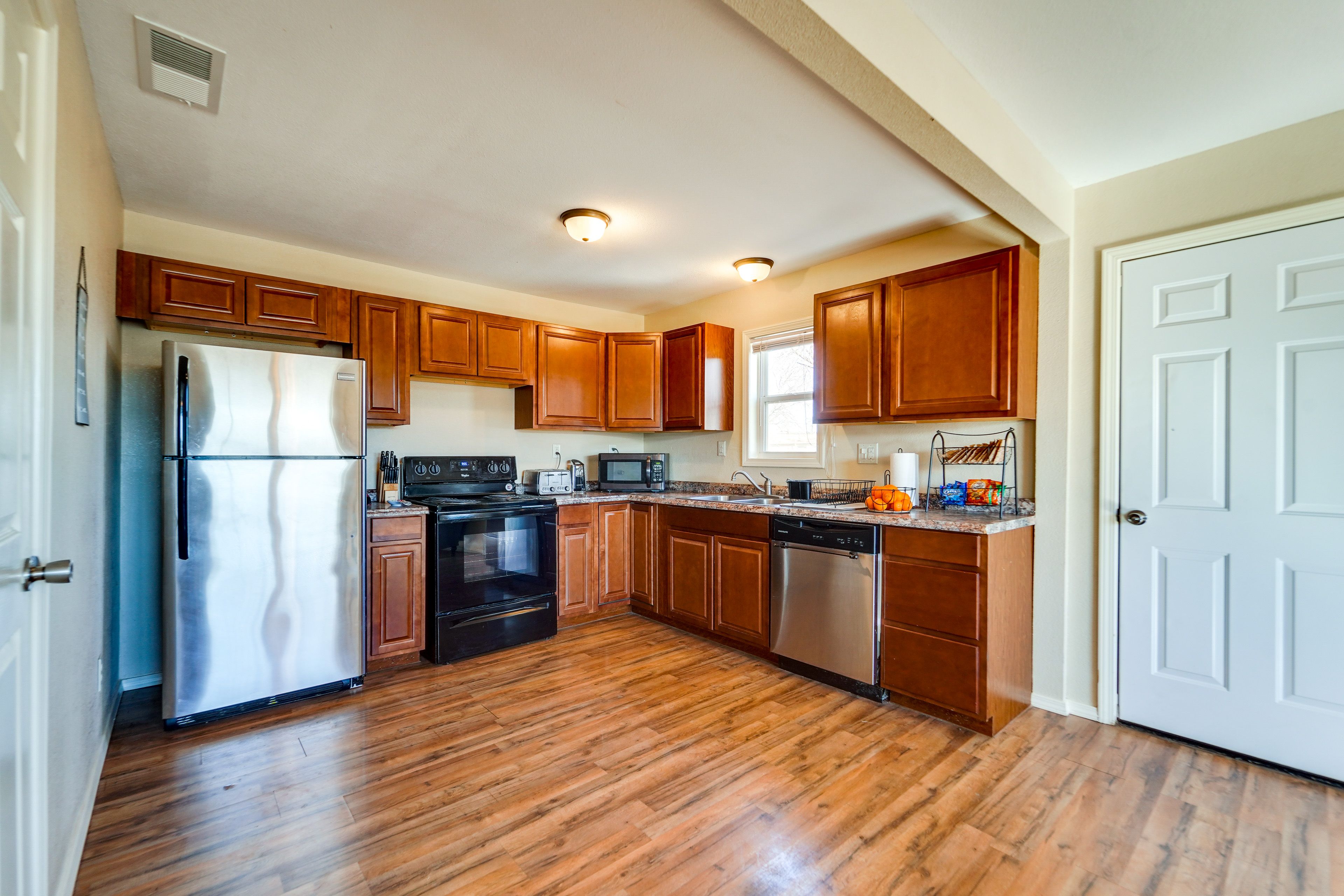 Kitchen | Cooking Basics | Coffee Bar | Toaster