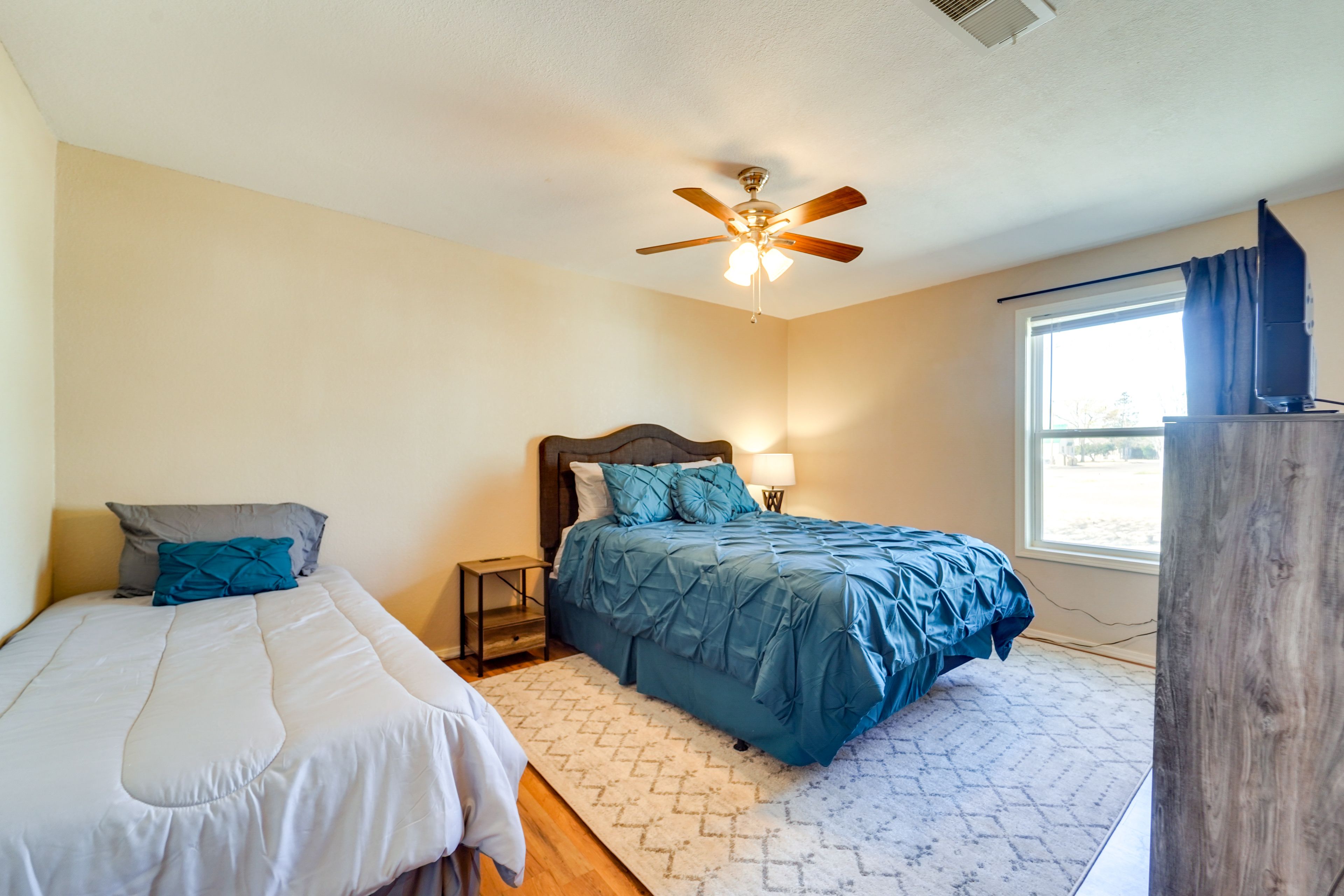 Bedroom 2 | Queen Bed | Twin Bed | Pack 'n Play | Hangers