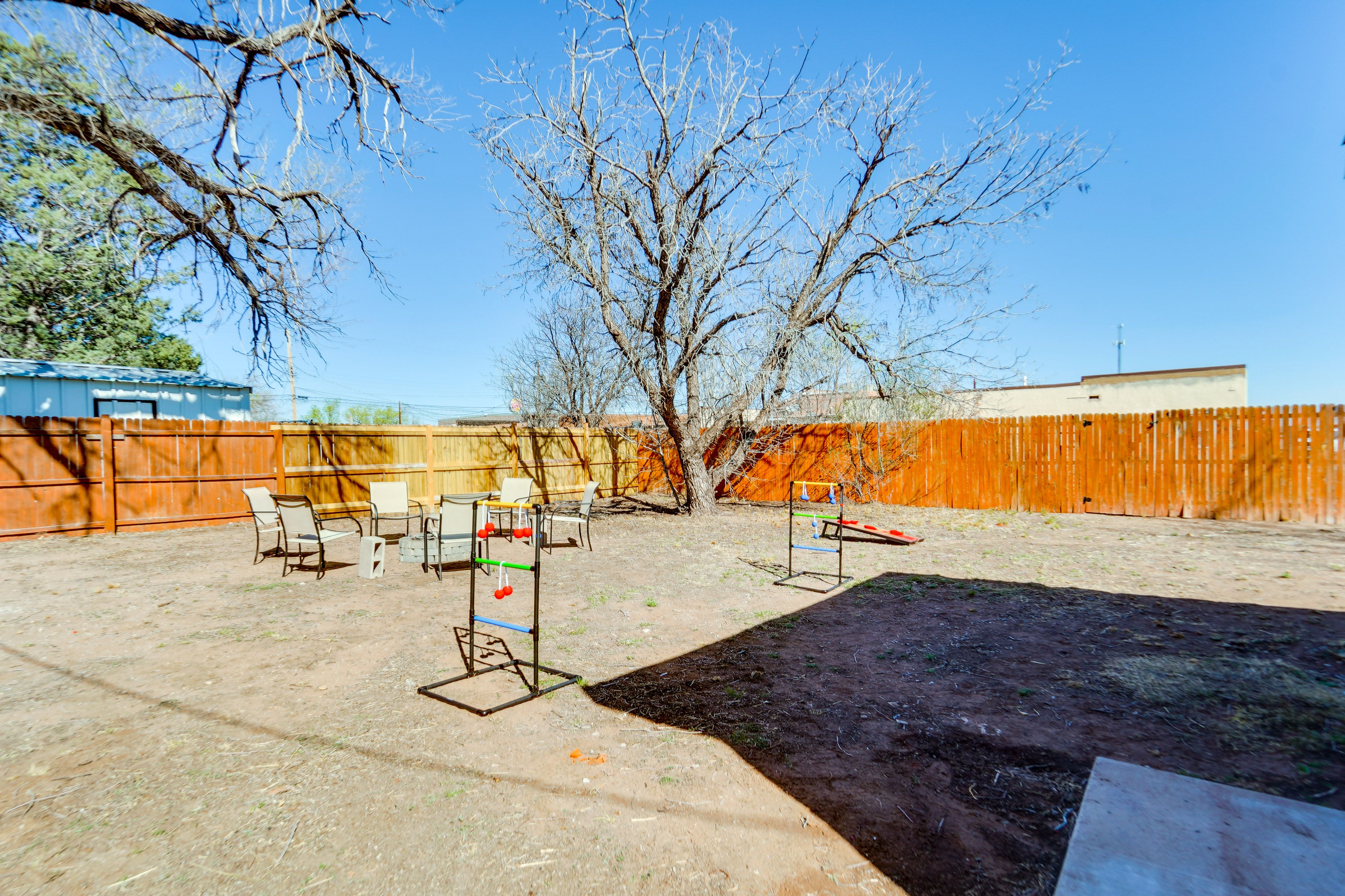Private Yard | Fire Pit | Yard Games