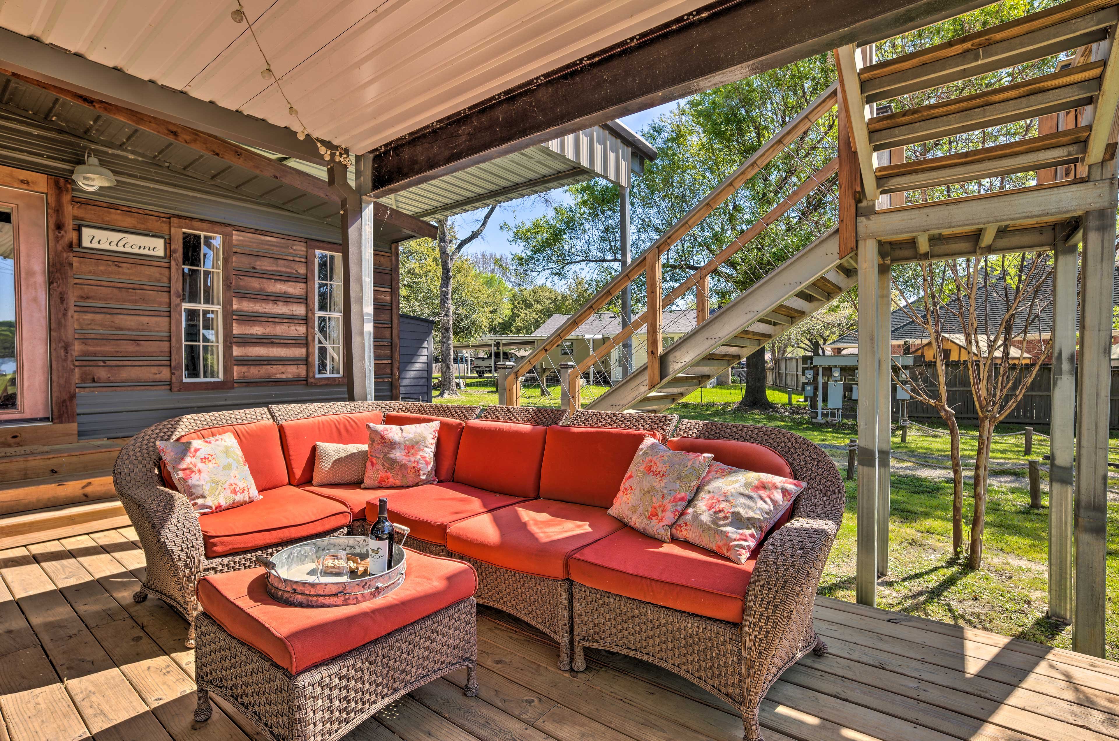 Willis Vacation Rental | 1BR | 1BA | 350 Sq Ft | 4 Steps Required