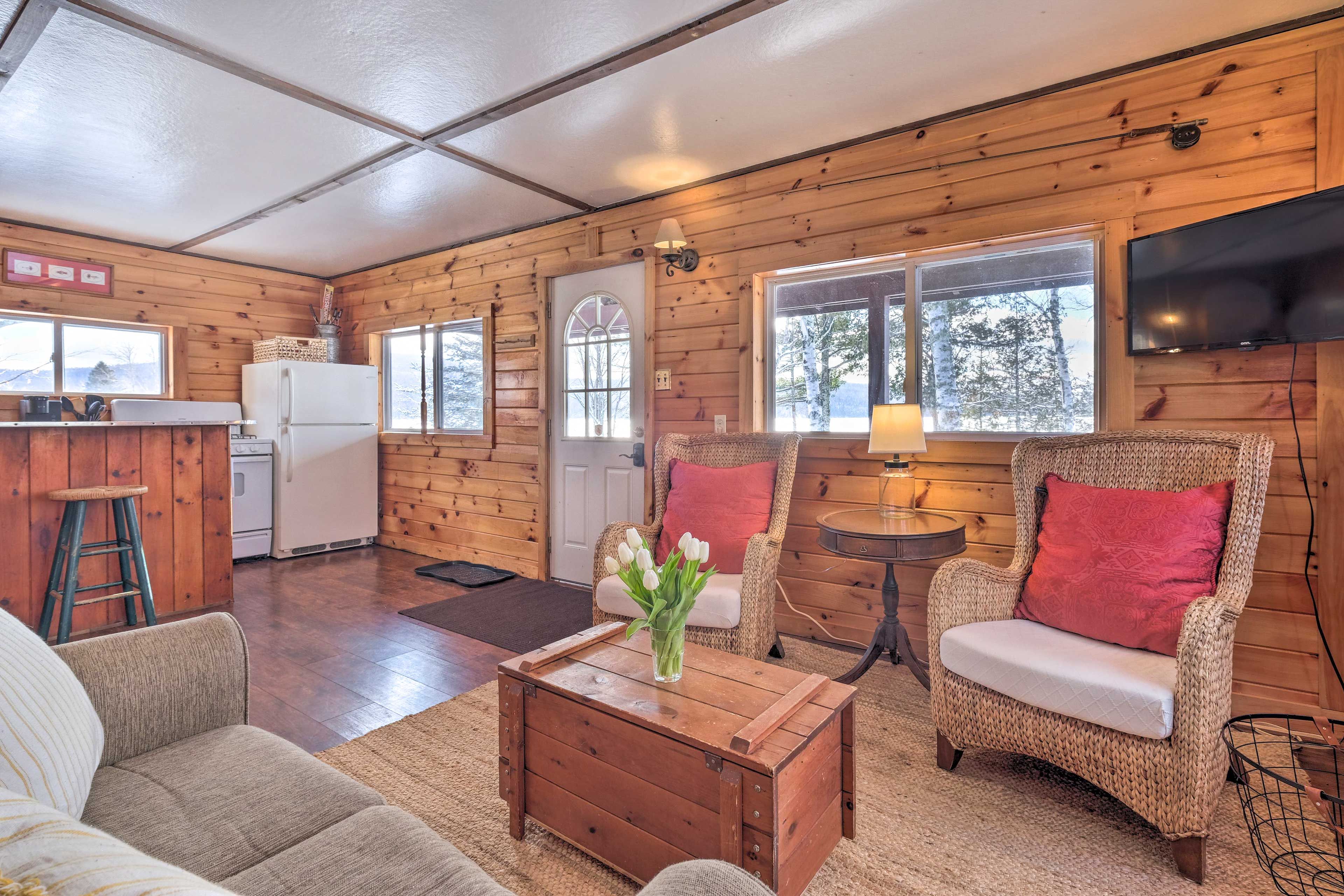 Living Room | Free WiFi | Smart TV