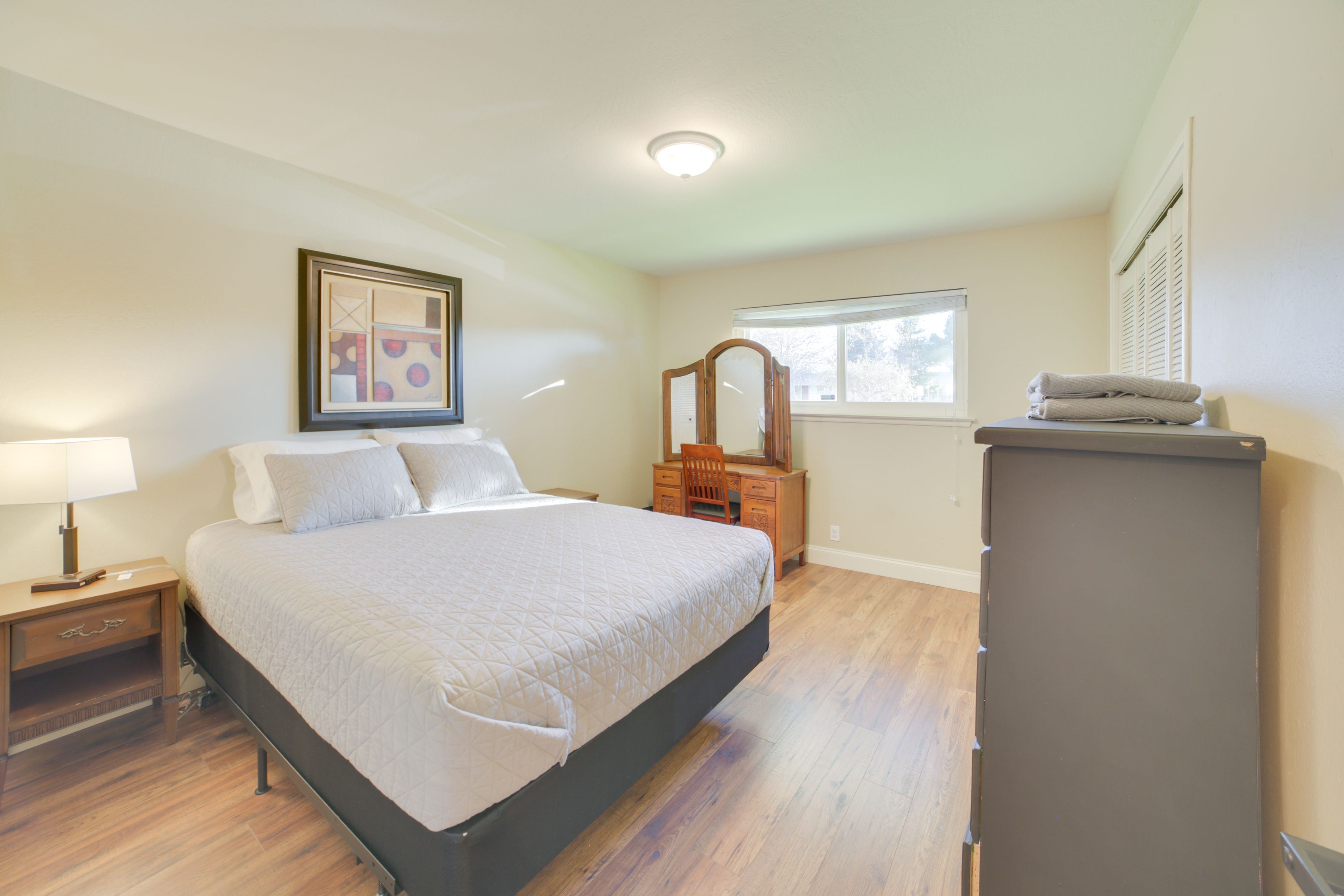 Bedroom 3 | Queen Bed
