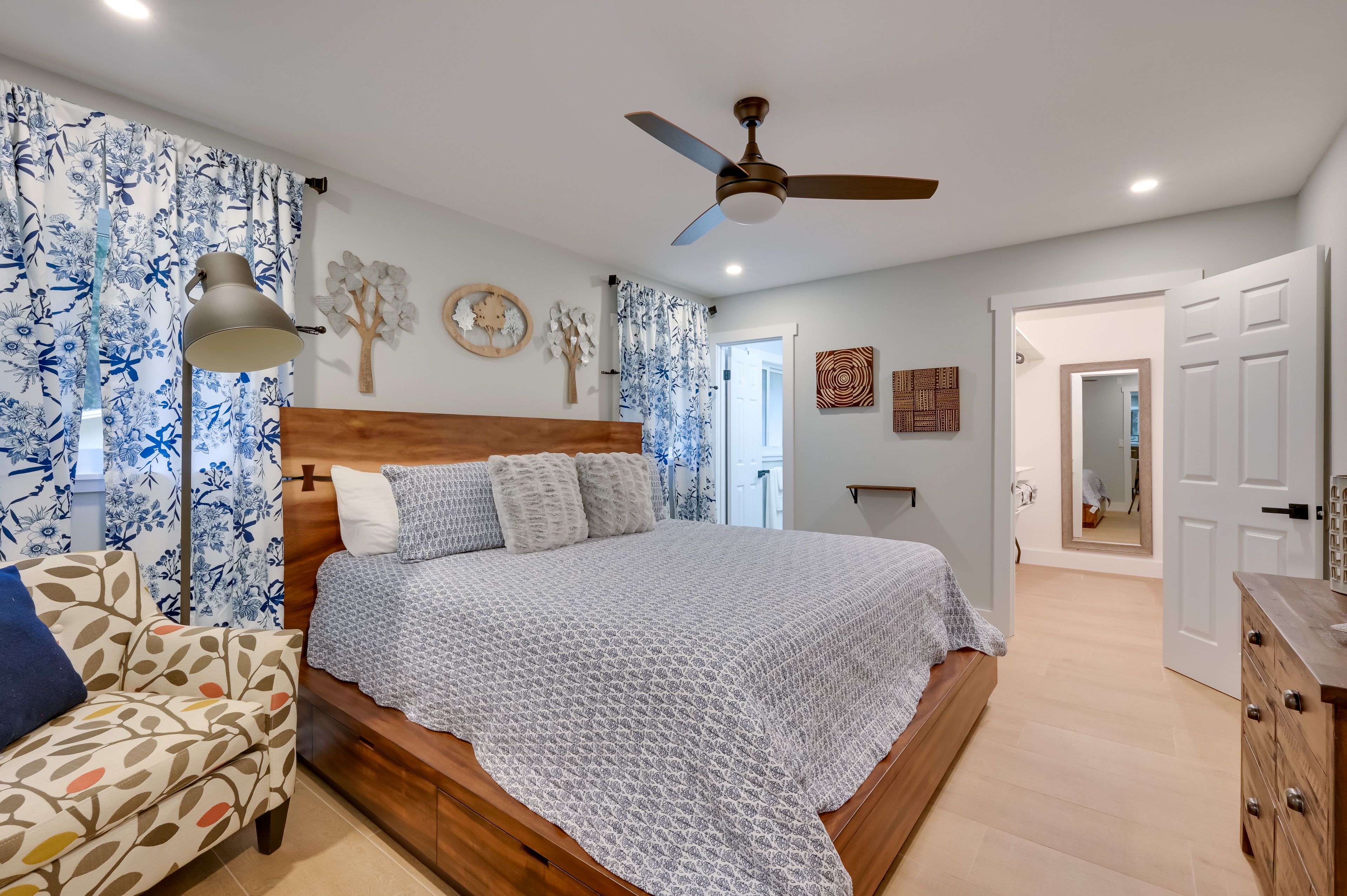 Bedroom 1 | King Bed | Linens Provided | En-Suite Bathroom