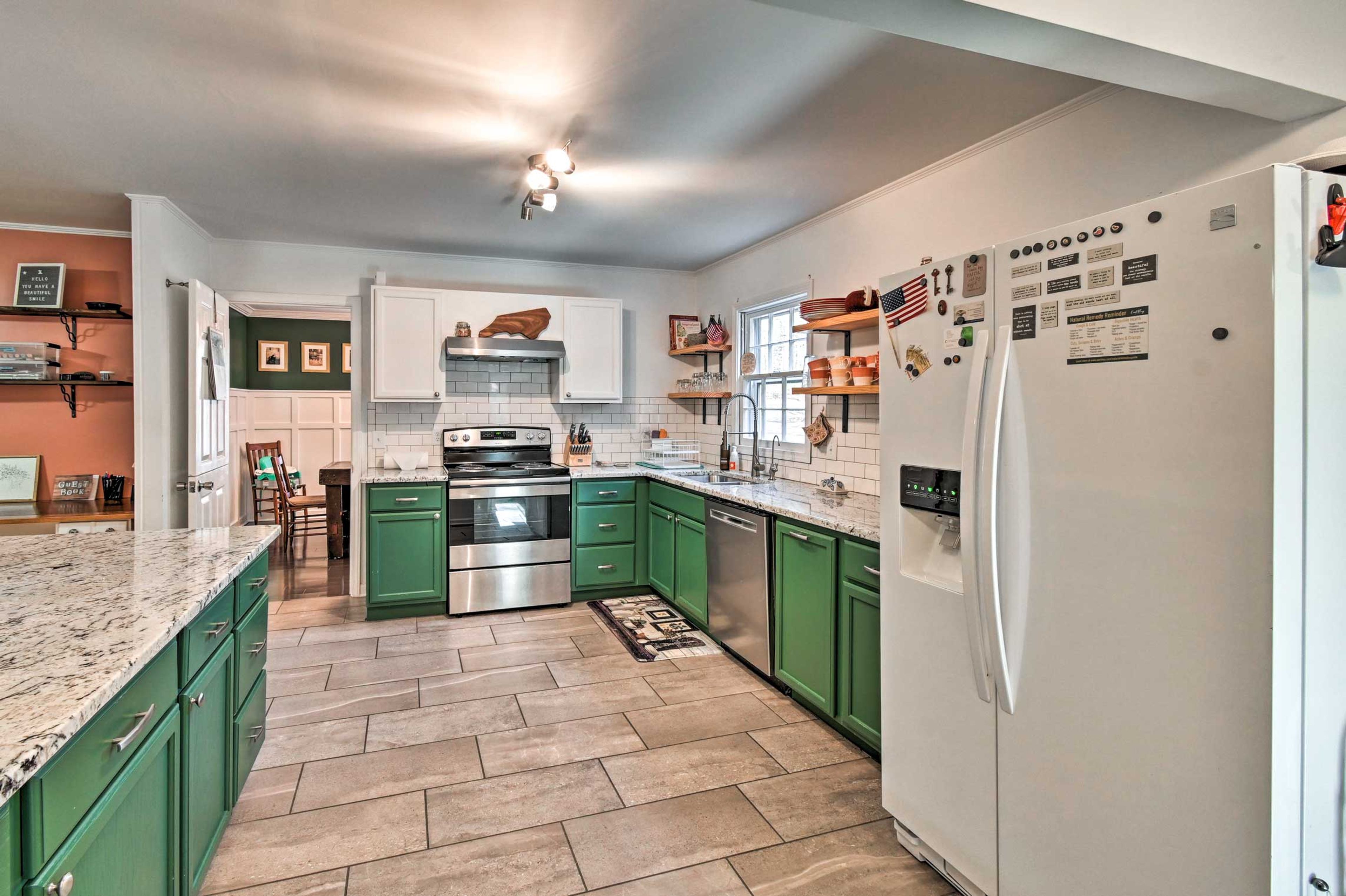 Kitchen | 1st Floor | Coffee Grinder | Coffee Maker | Crockpot | Toaster