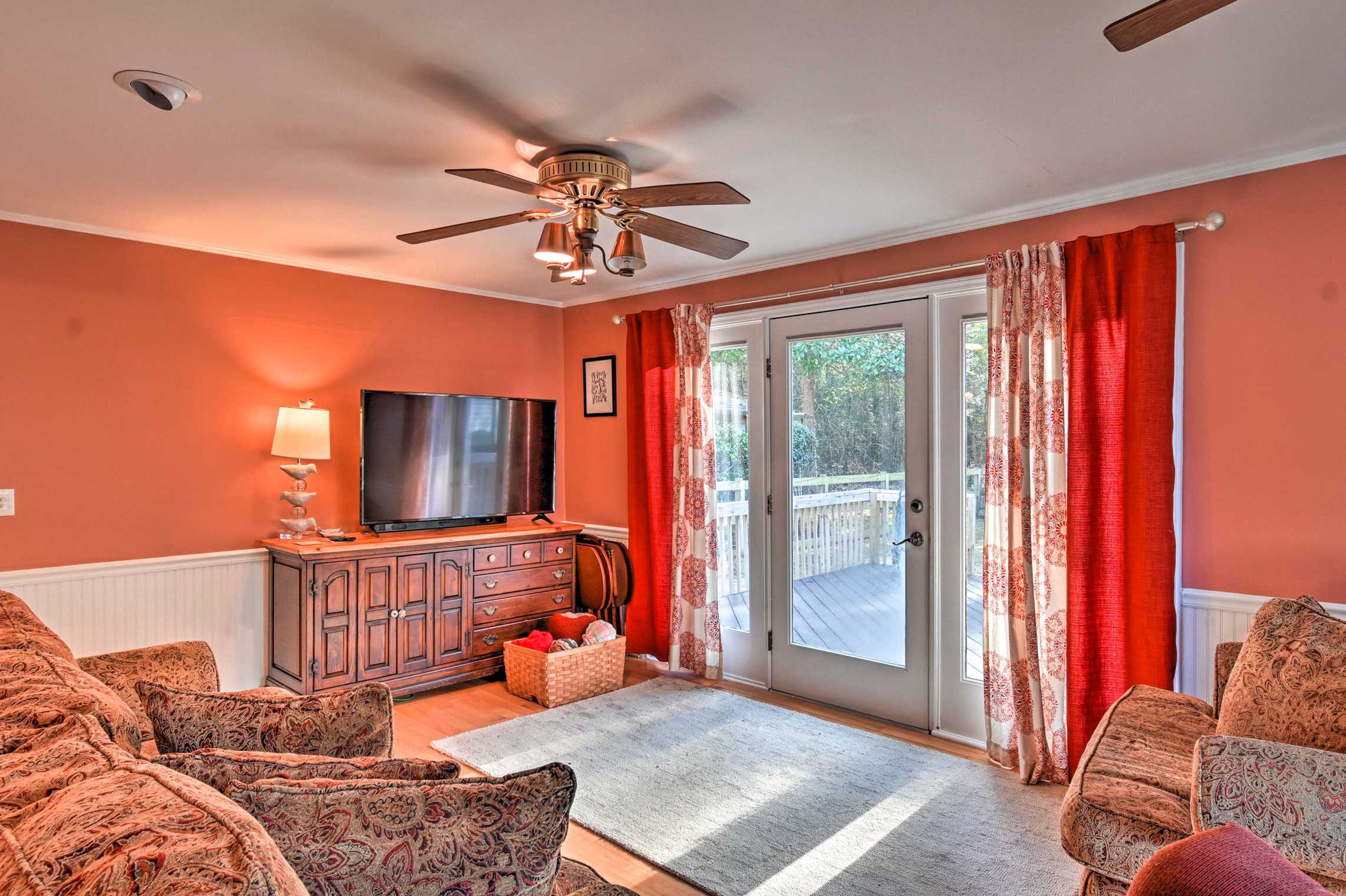 Living Room | 1st Floor | Free WiFi | Board Games | Books