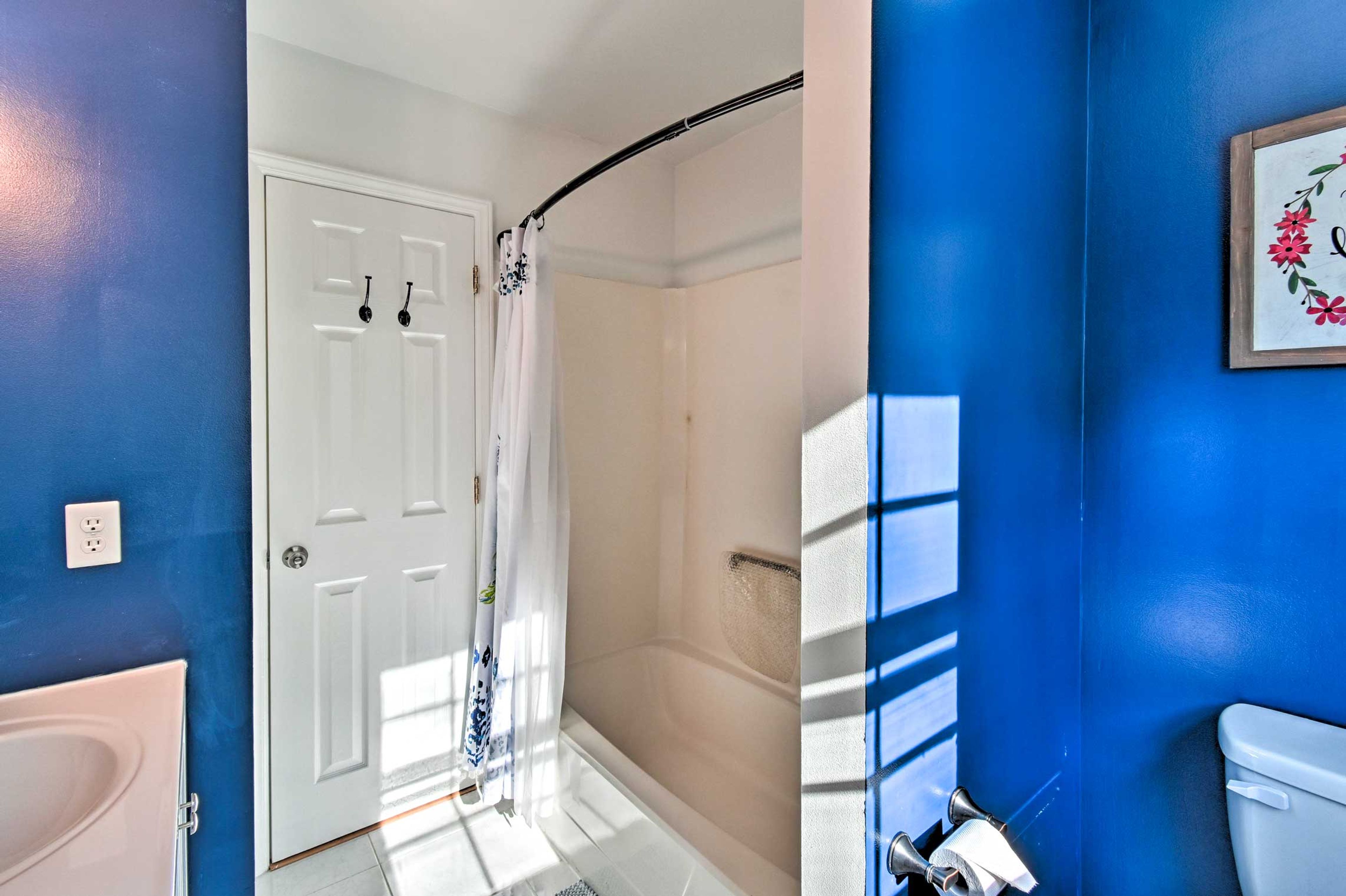 Full Bathroom | 2nd Floor