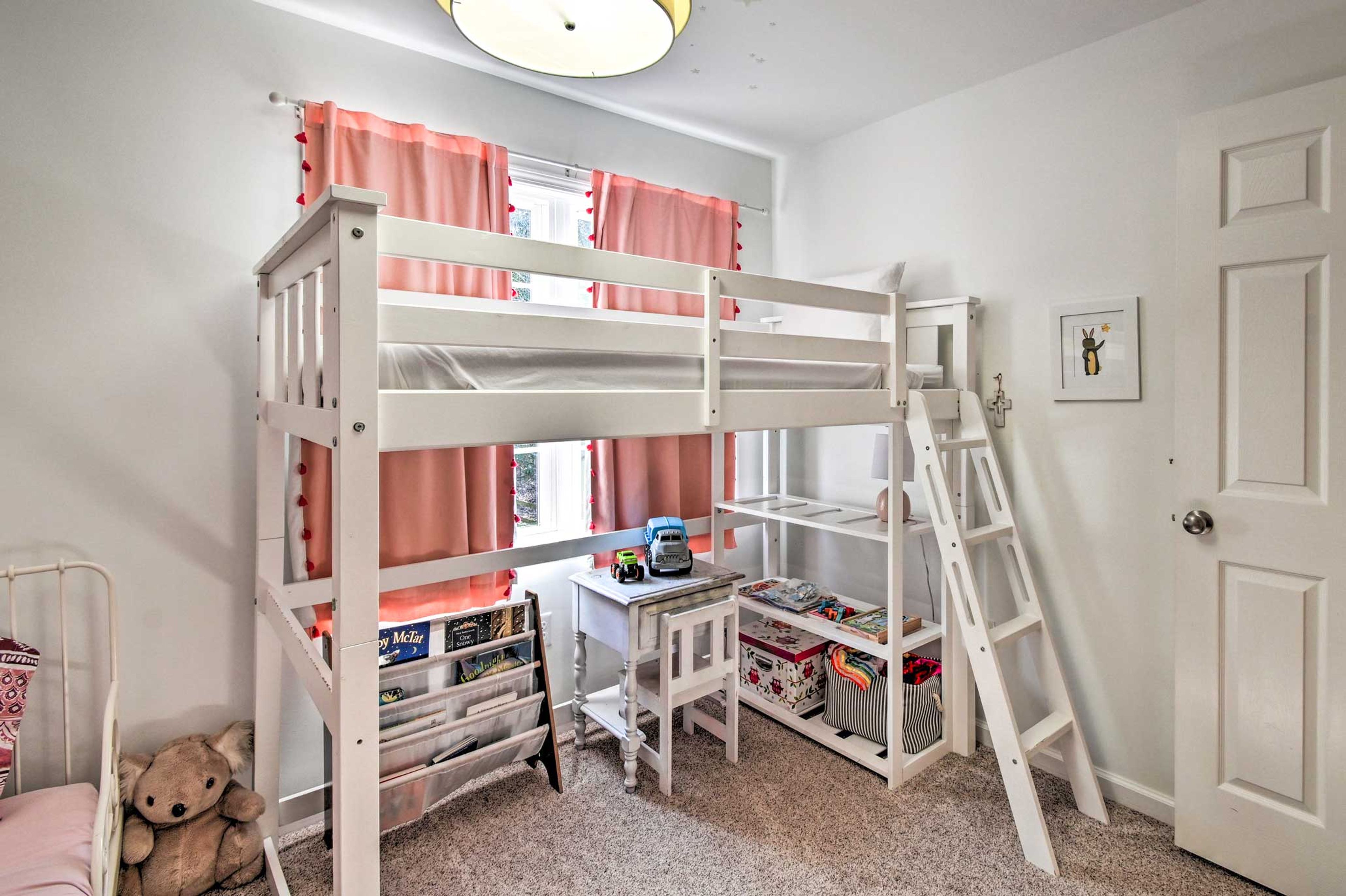 Bedroom 4 | 2nd Floor | Twin Bed w/ Ladder | Twin Bed